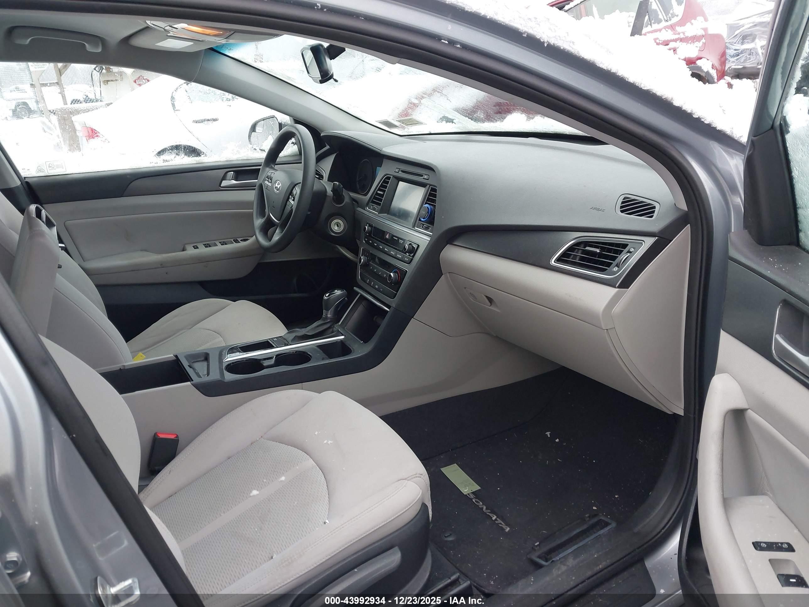HYUNDAI SONATA image 5