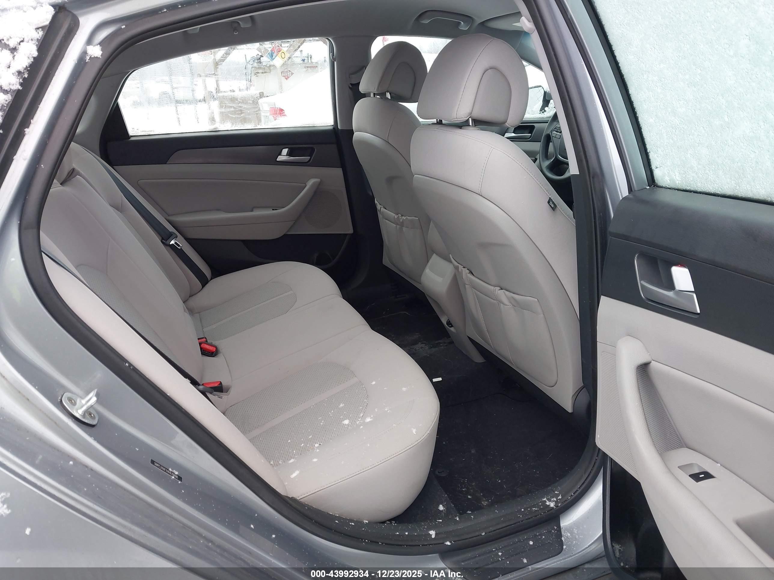 HYUNDAI SONATA image 8