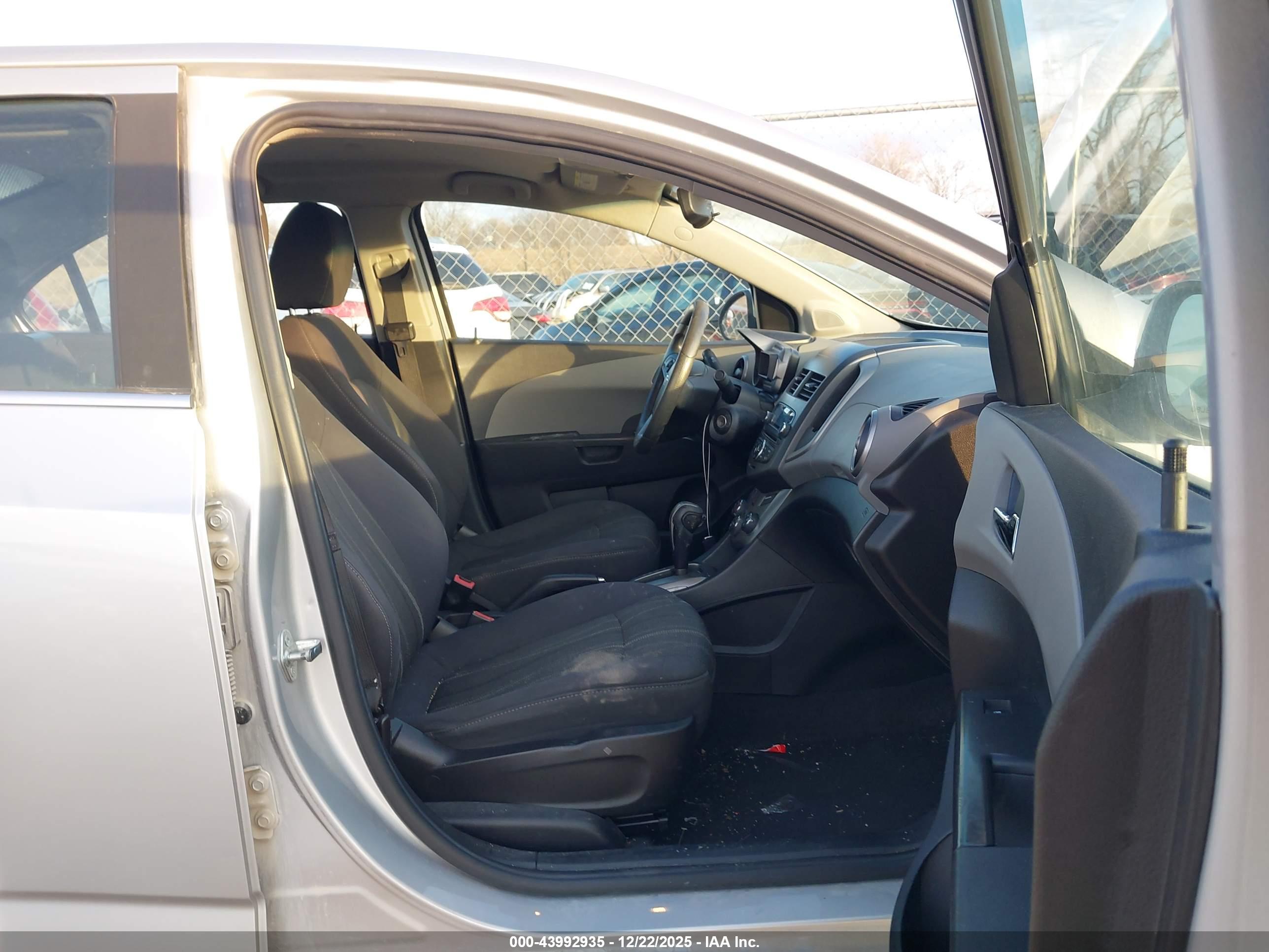 CHEVROLET SONIC image 5