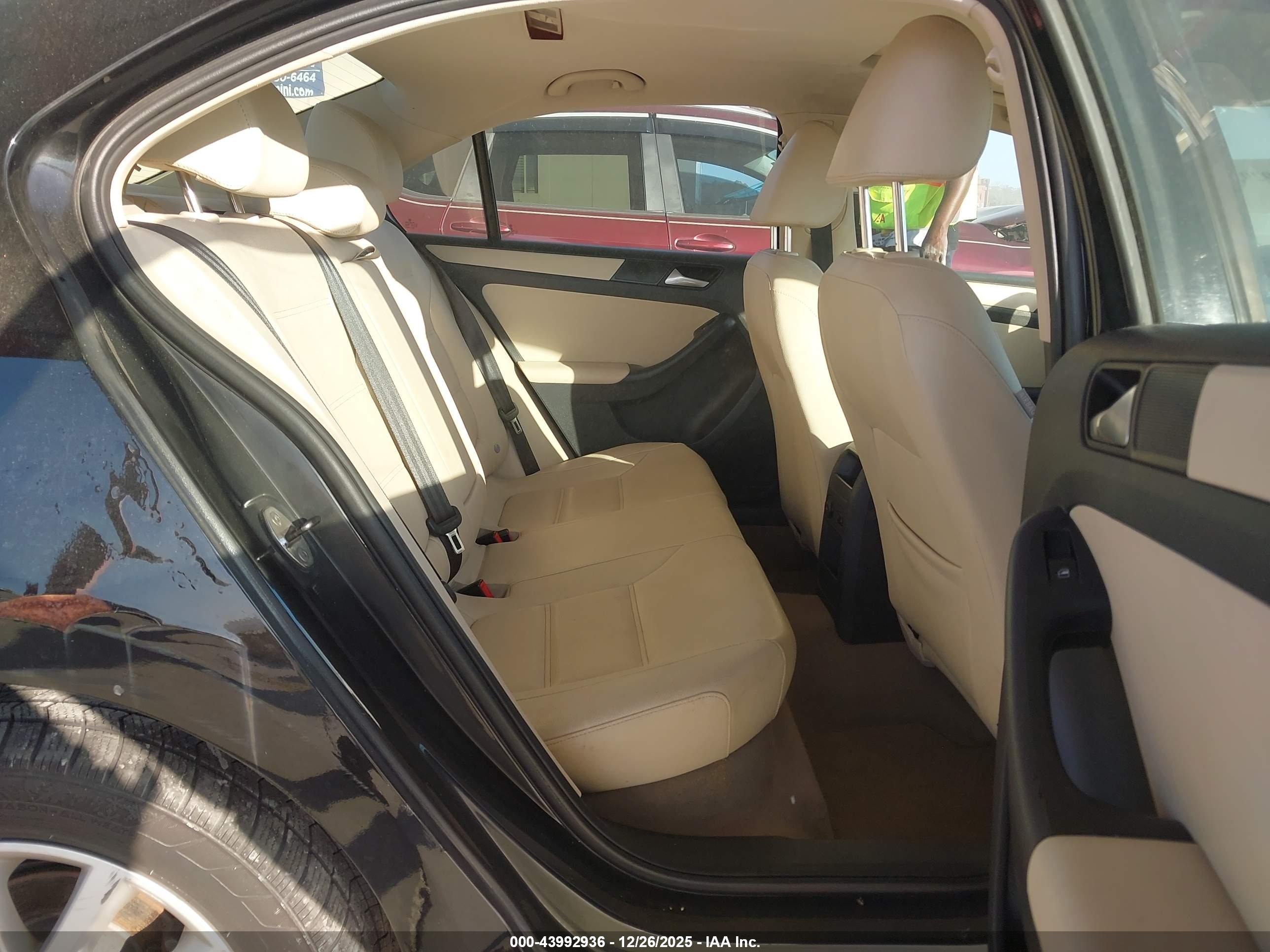 VOLKSWAGEN JETTA image 8