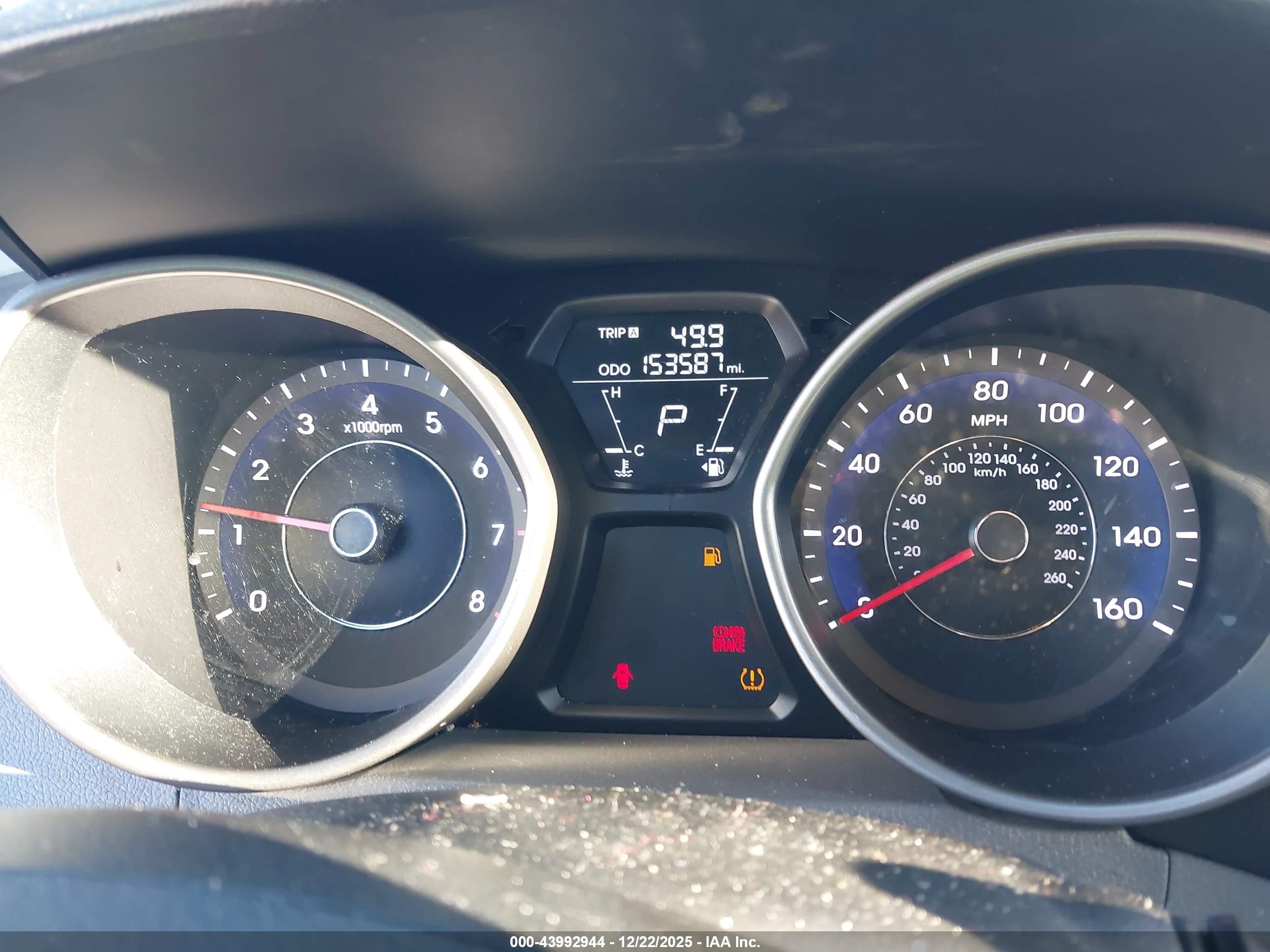 HYUNDAI ELANTRA image 7