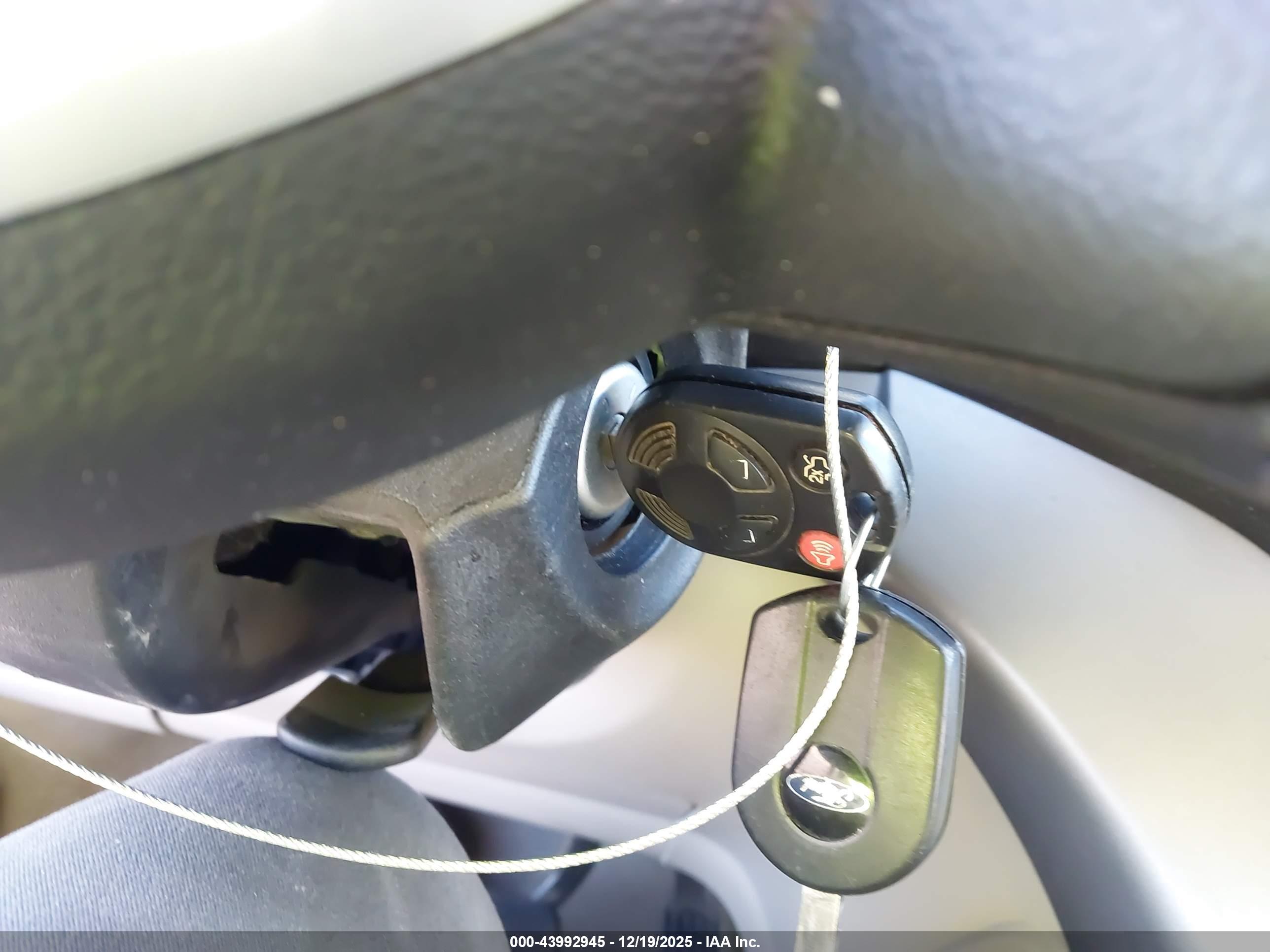 FORD C-MAX image 11