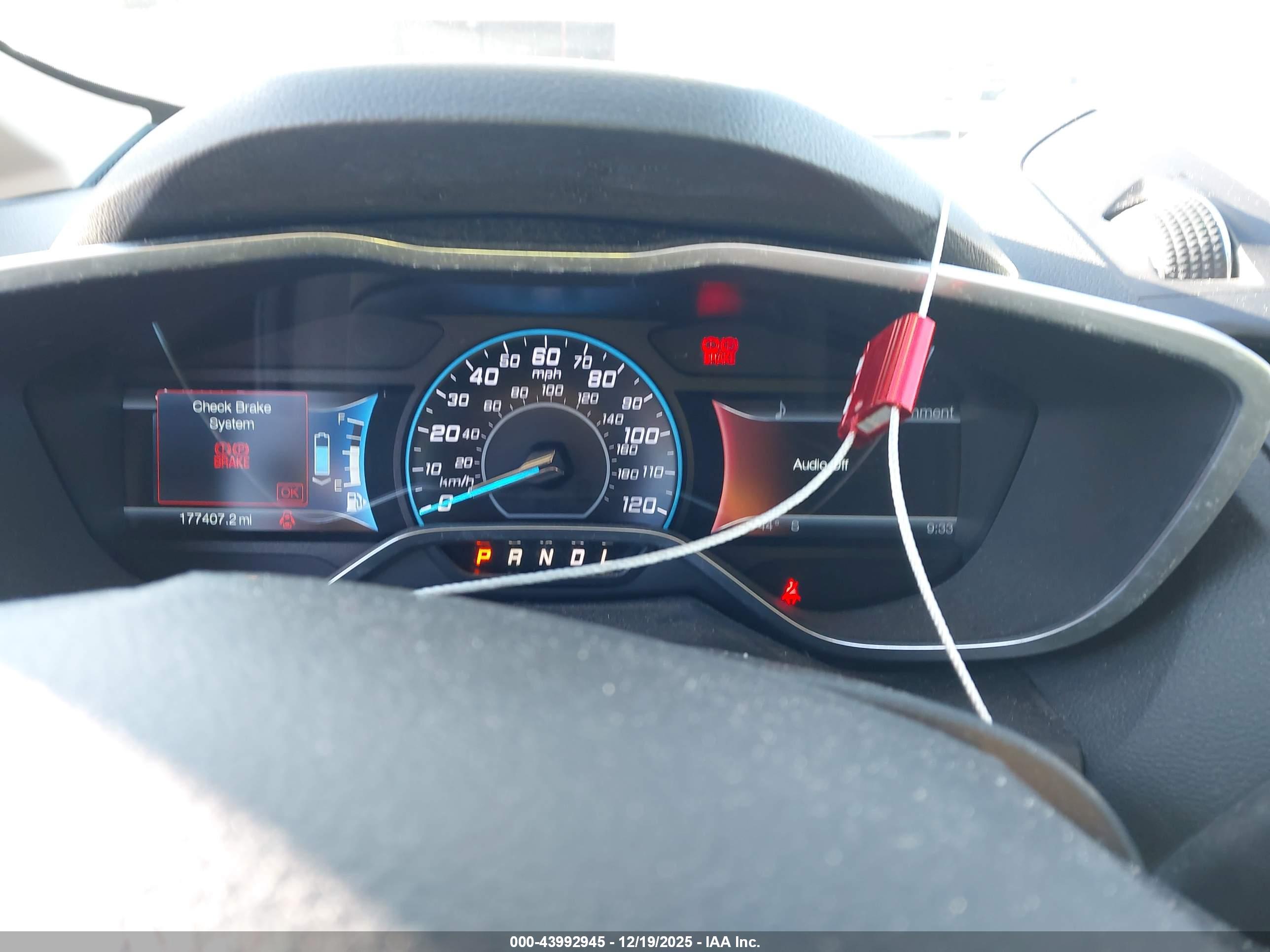 FORD C-MAX image 7