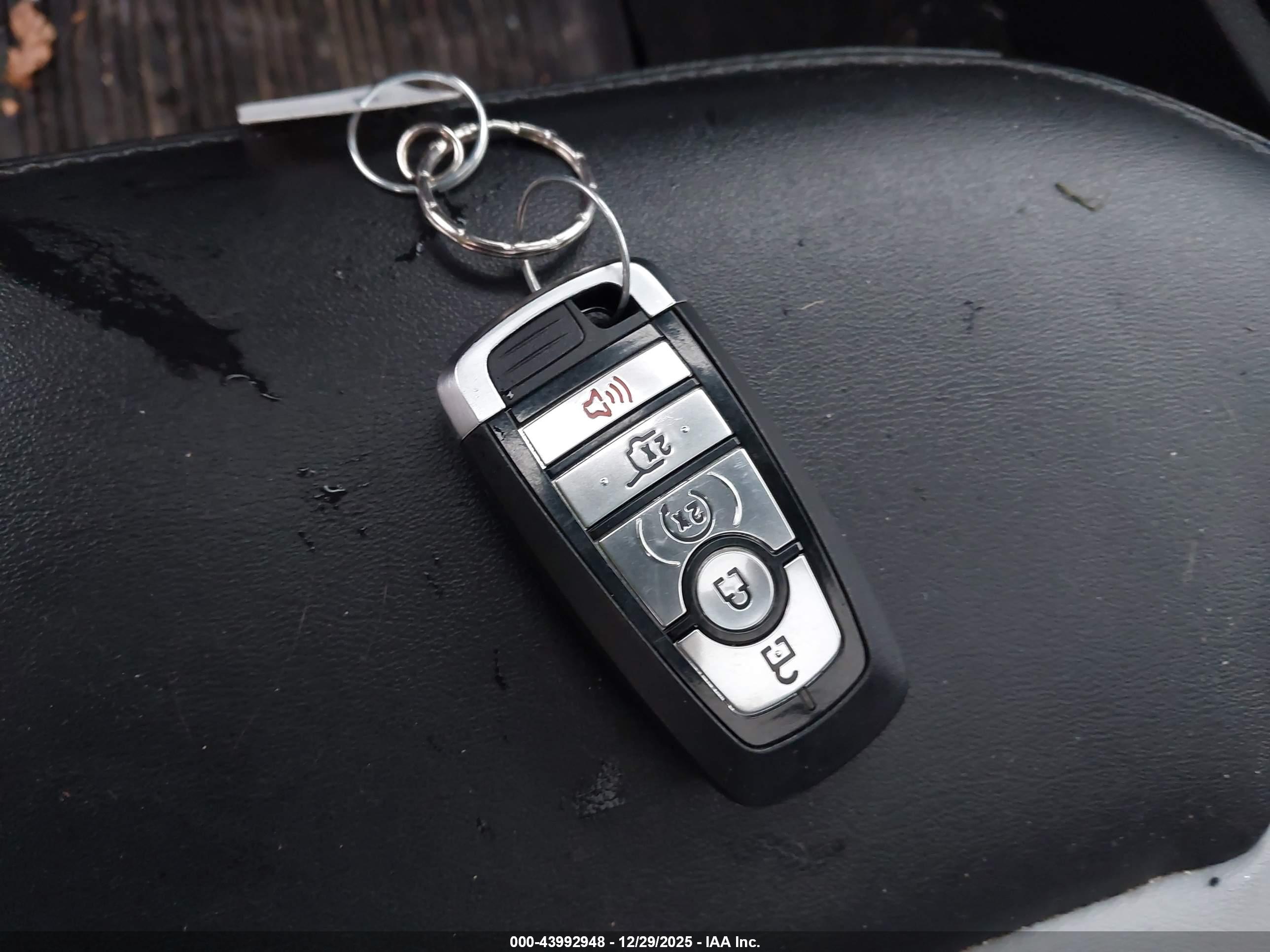 FORD EXPLORER image 11
