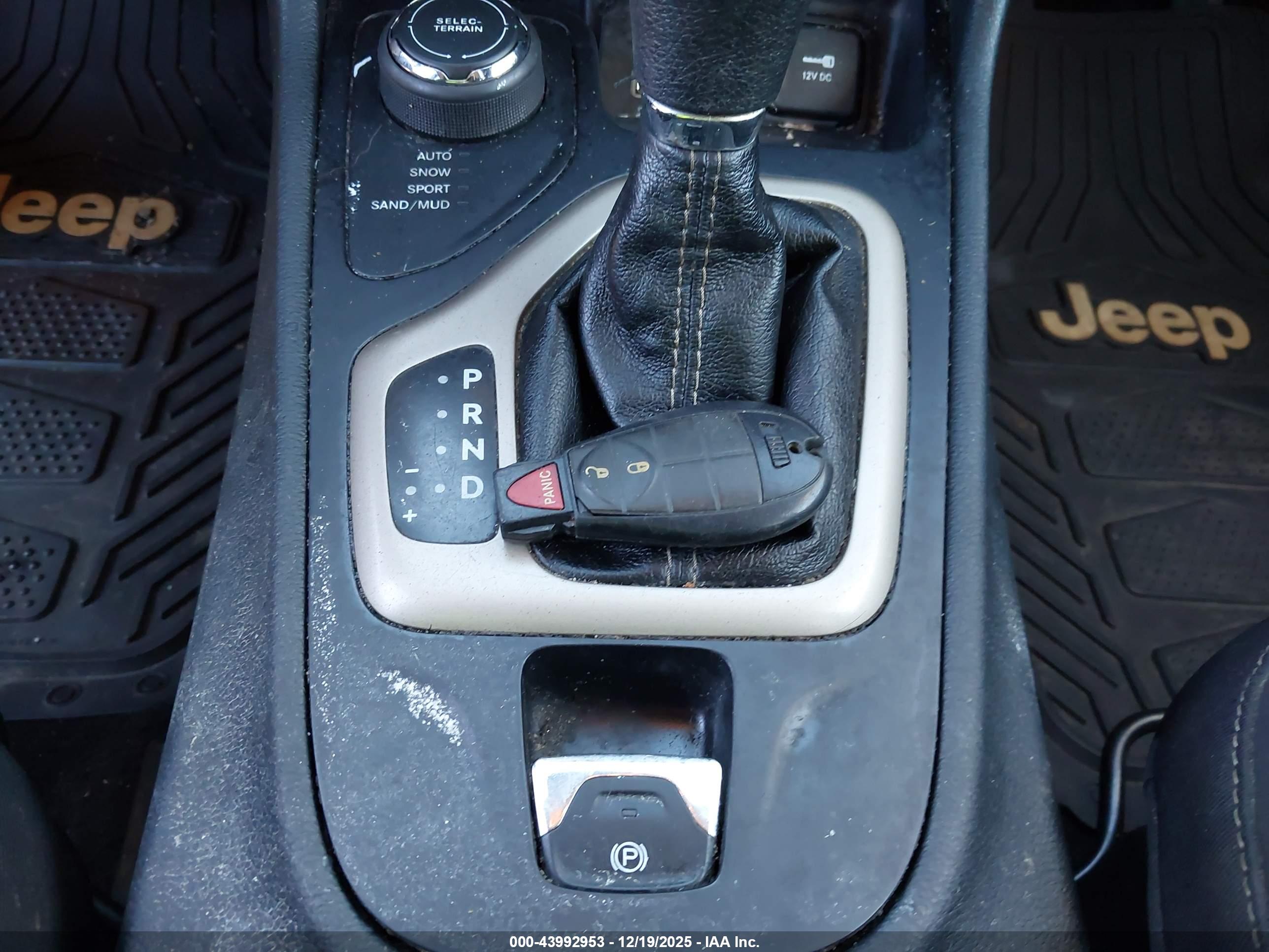 JEEP CHEROKEE image 11