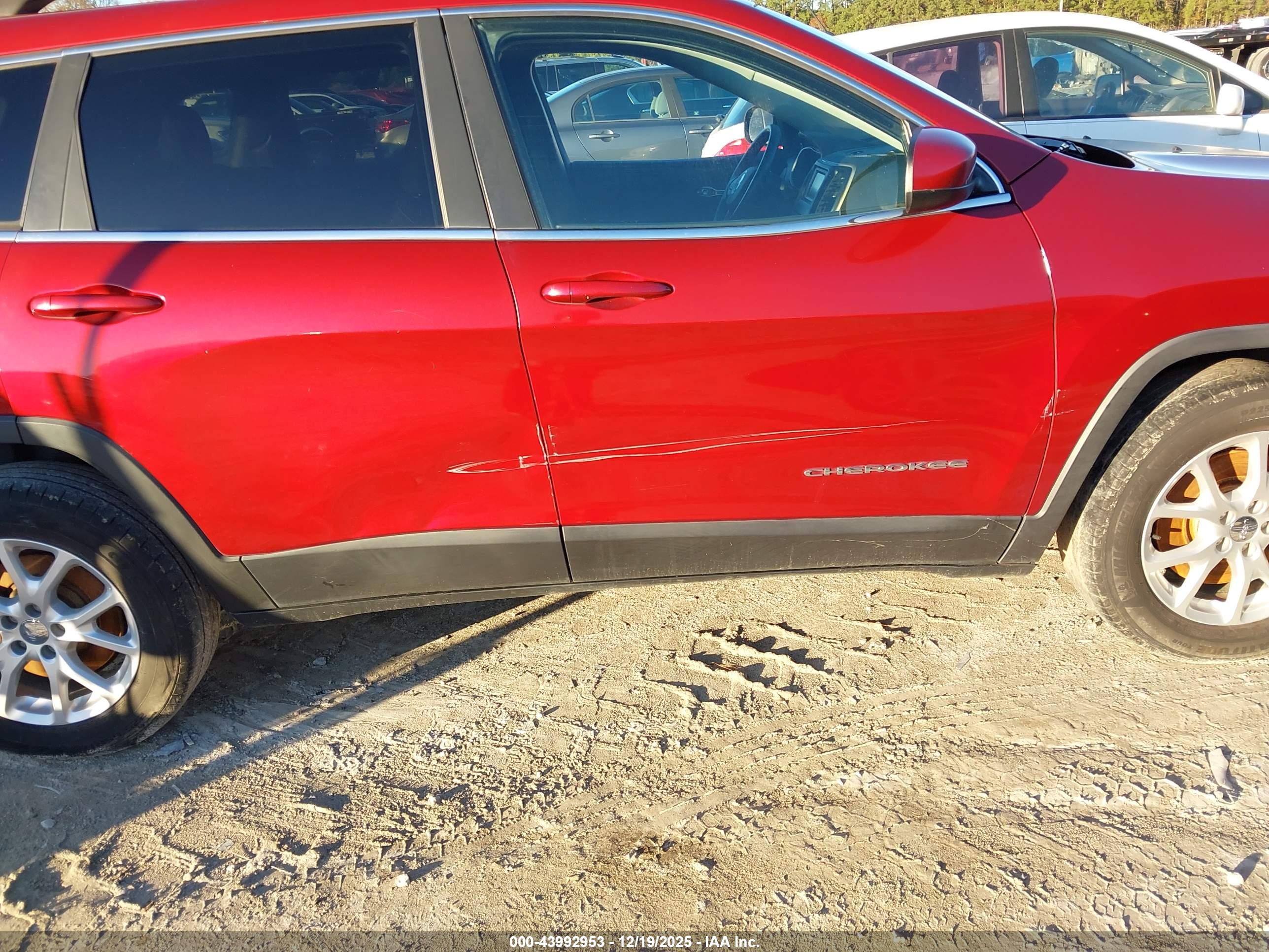 JEEP CHEROKEE image 6