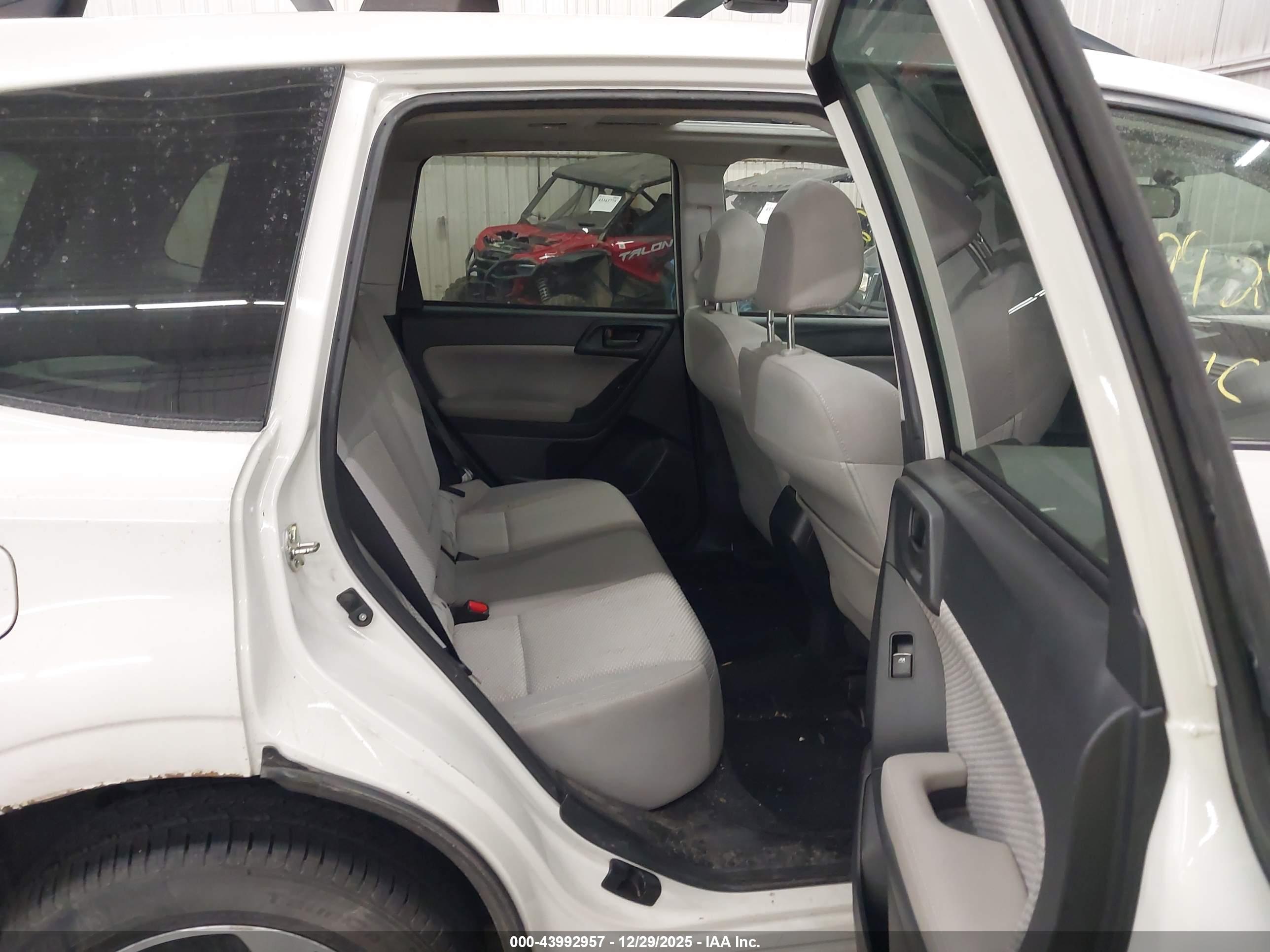 SUBARU FORESTER image 8