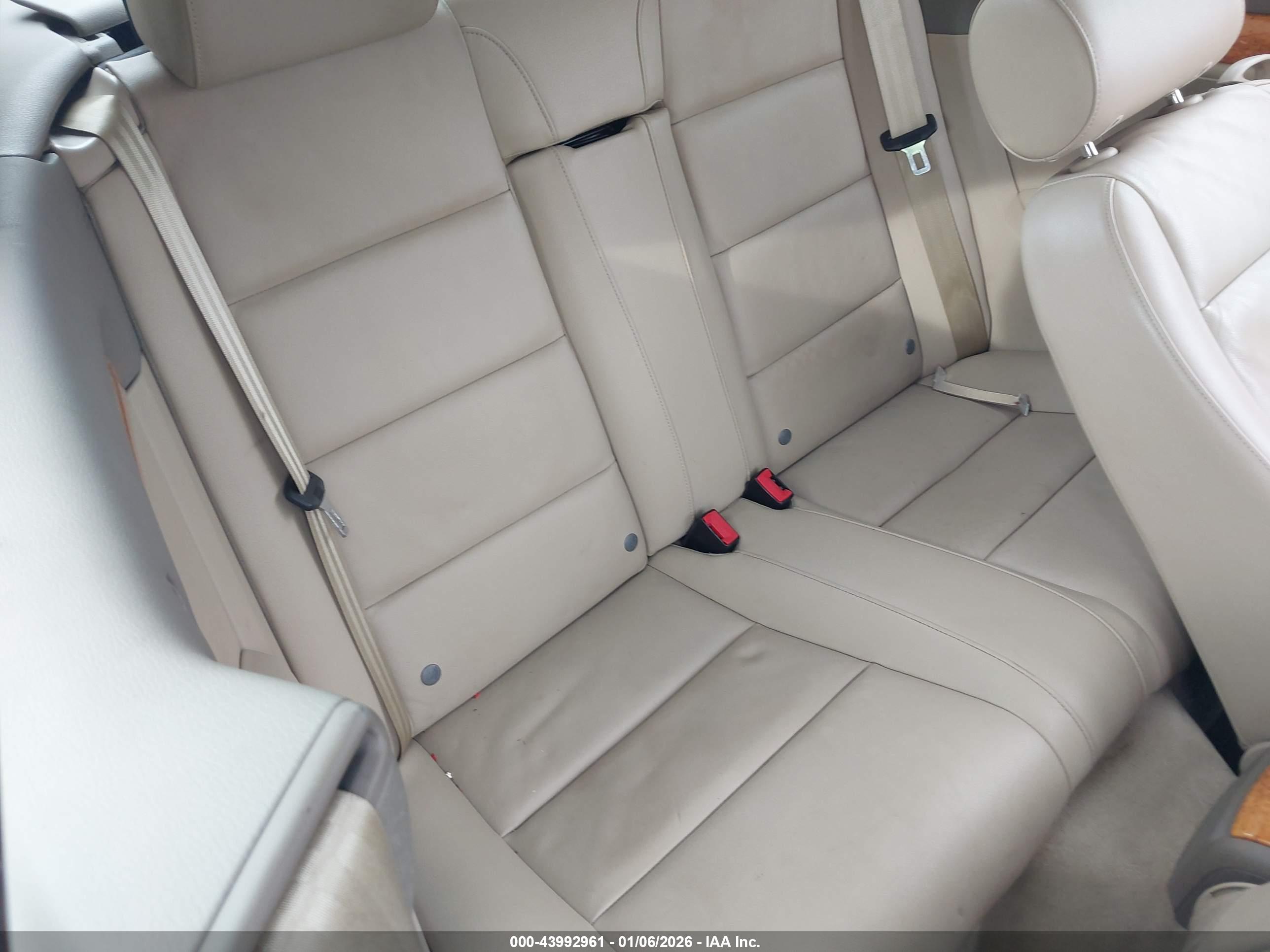 AUDI A4 image 8