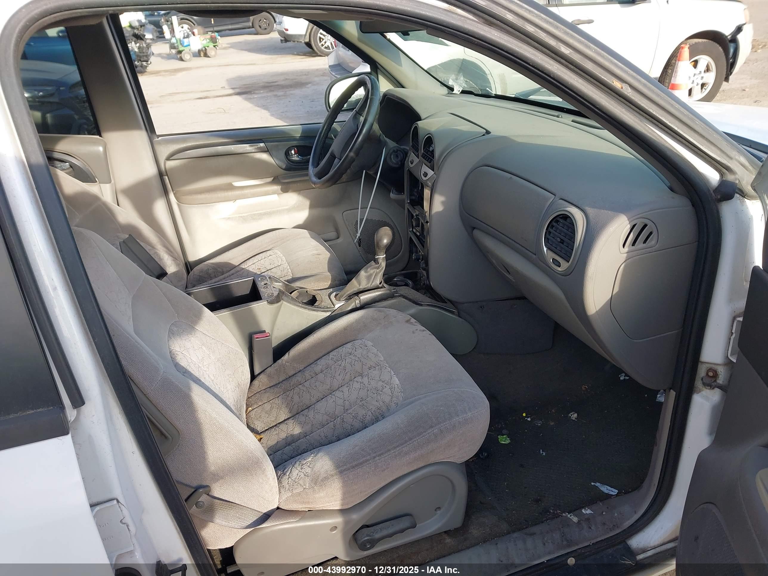 GMC ENVOY image 5