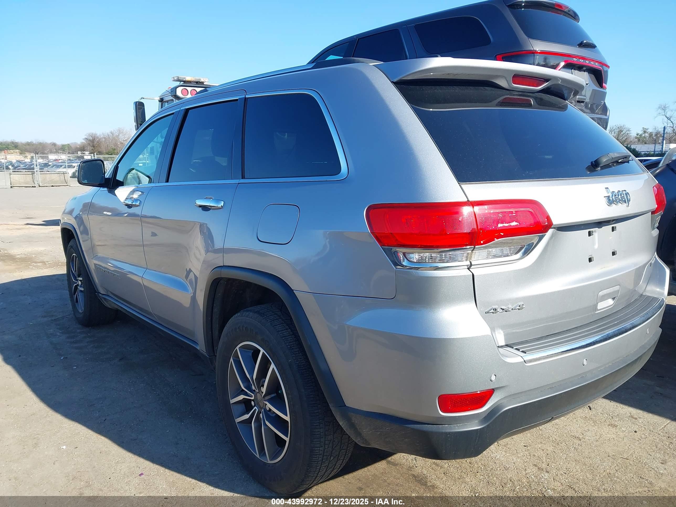 JEEP GRAND image 3