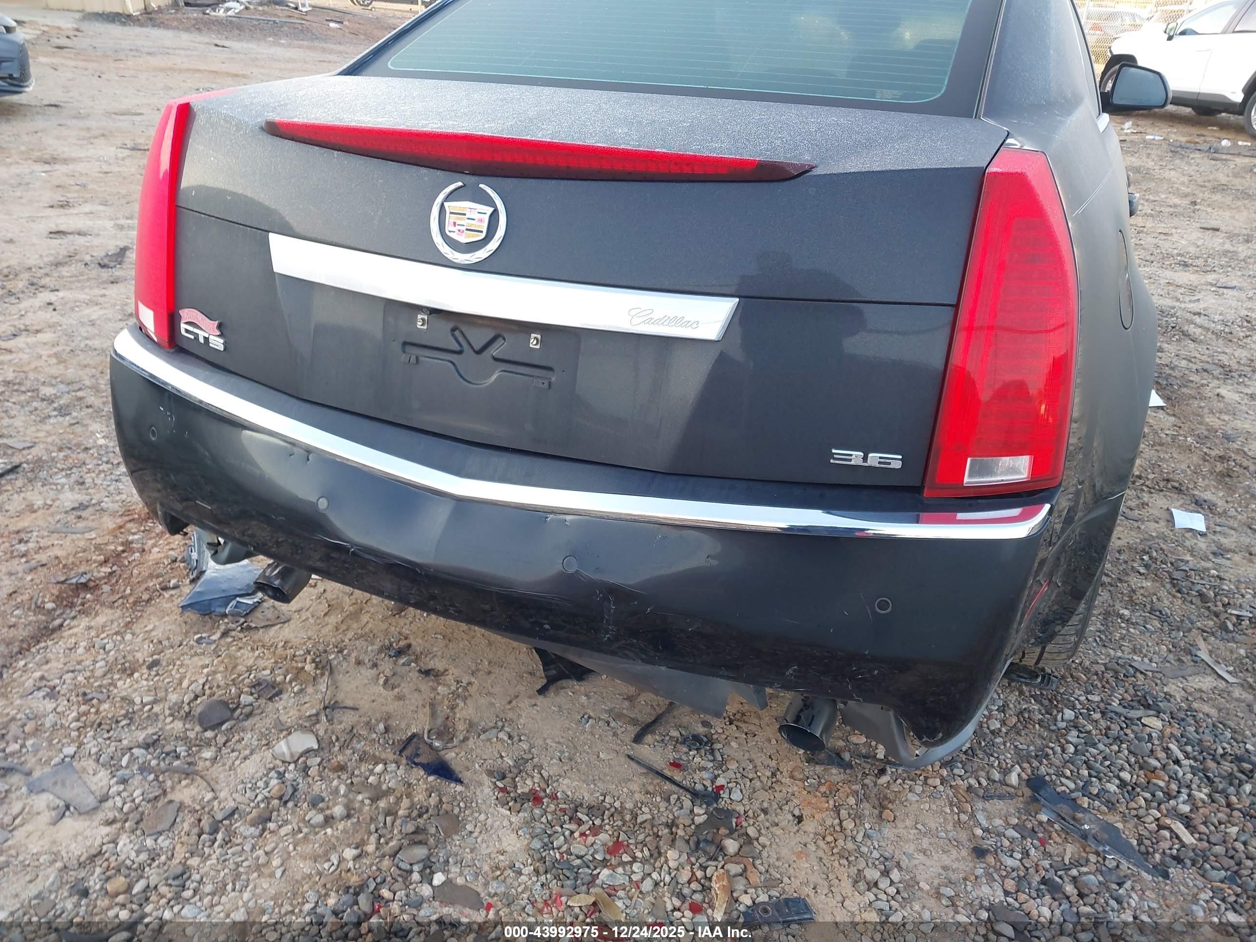CADILLAC CTS image 6