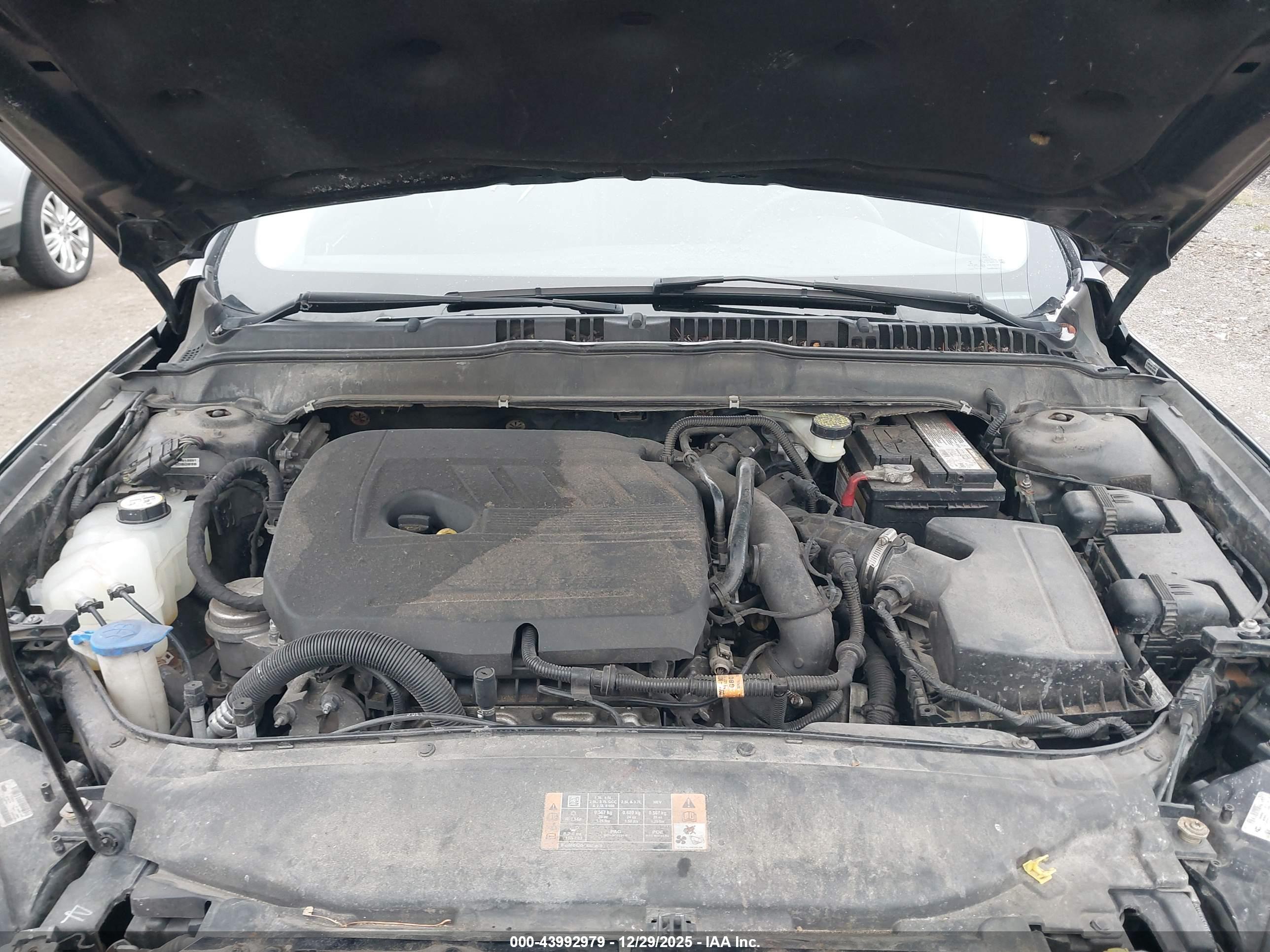 FORD FUSION image 10