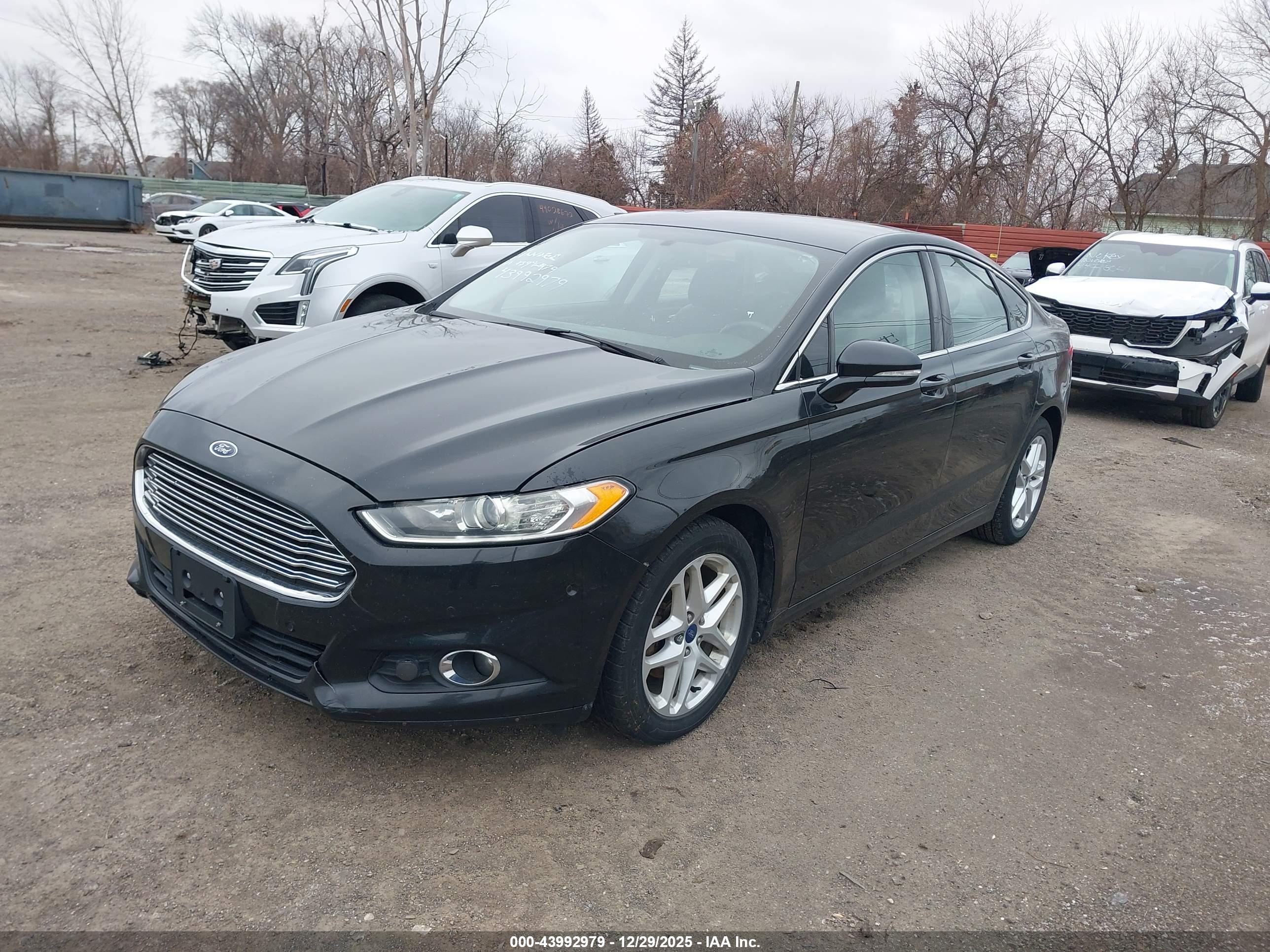FORD FUSION image 2
