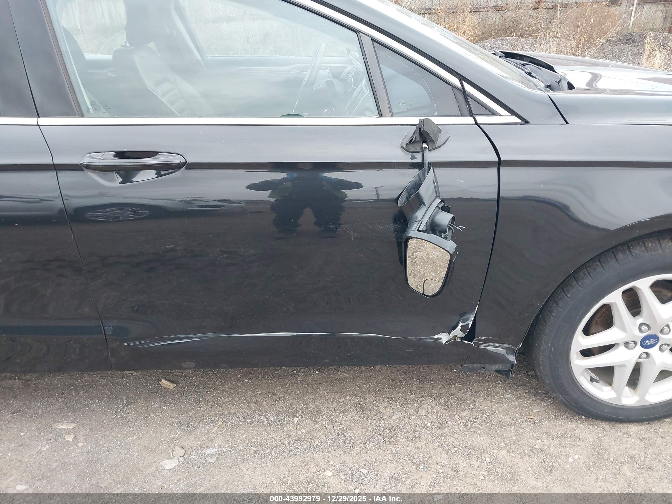 FORD FUSION image 6