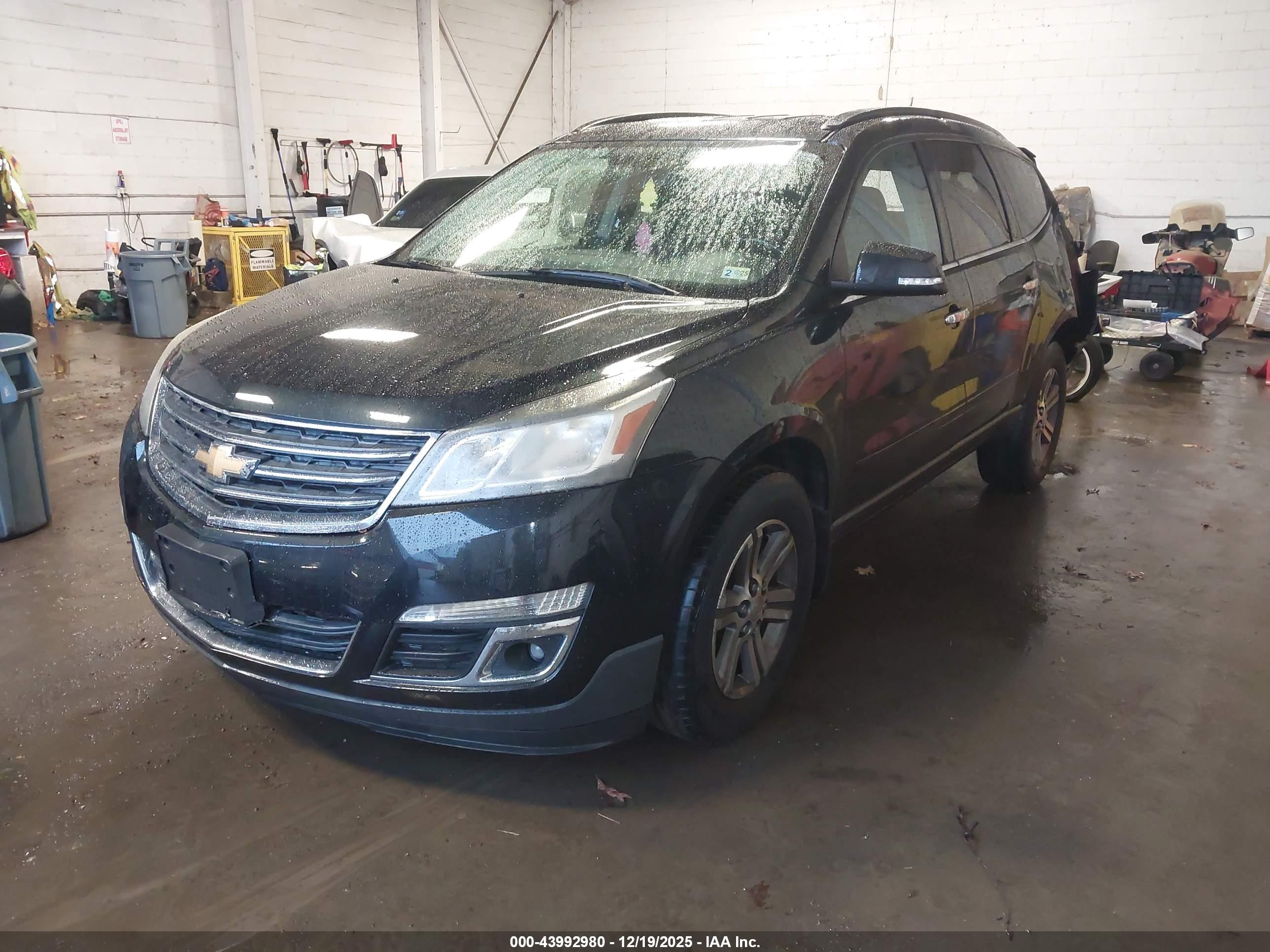 CHEVROLET TRAVERSE image 2
