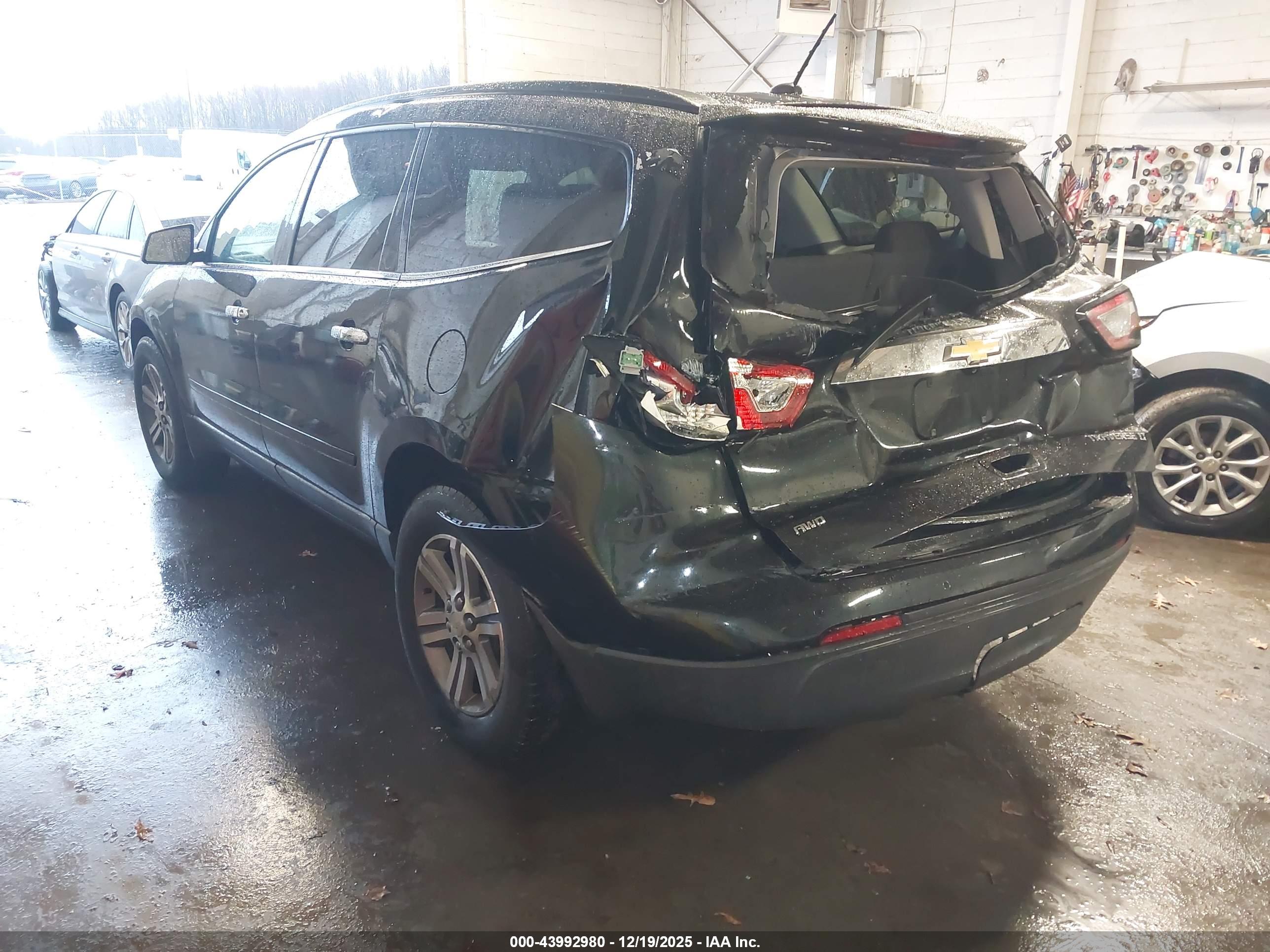 CHEVROLET TRAVERSE image 3