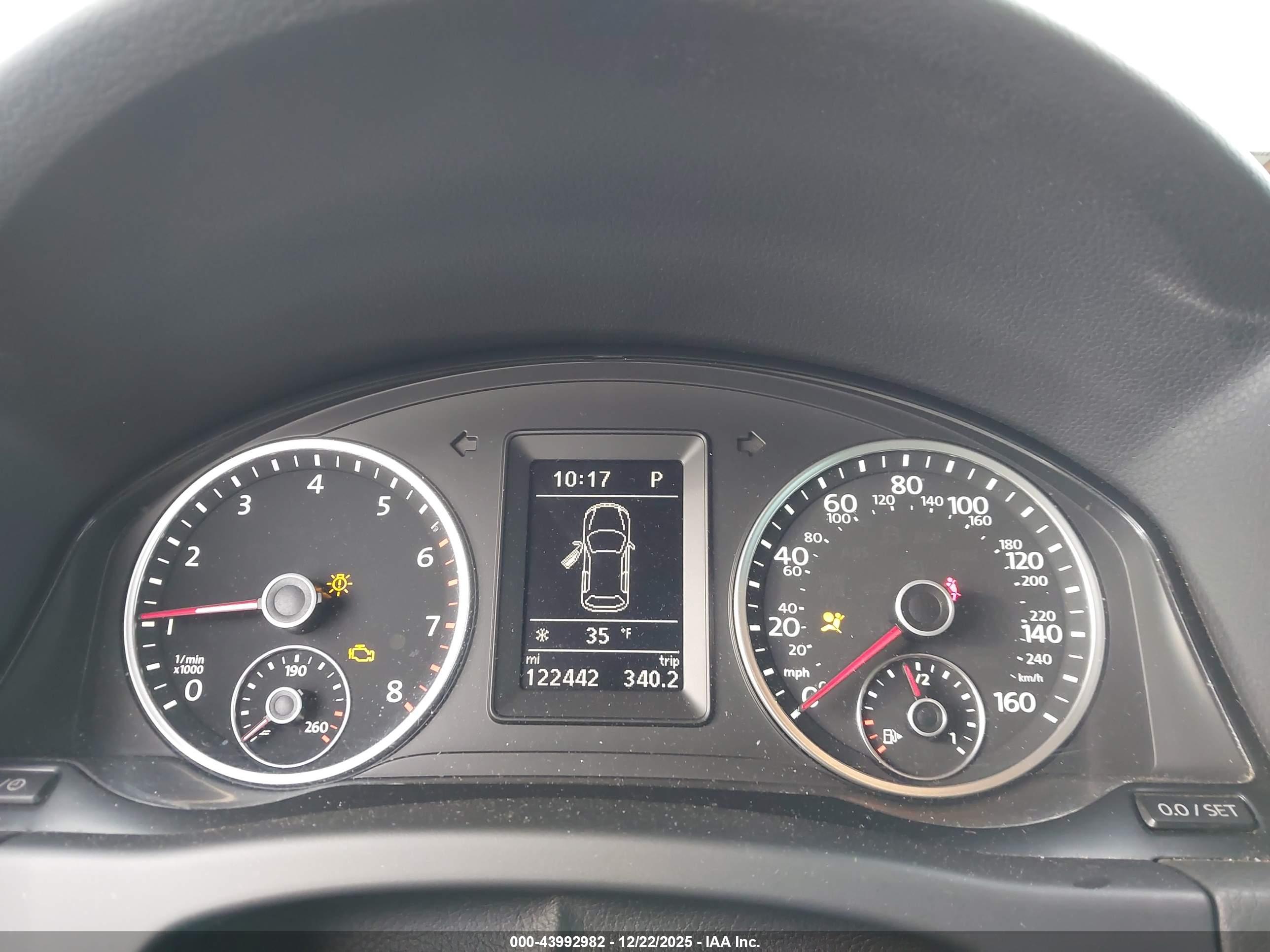 VOLKSWAGEN TIGUAN image 7