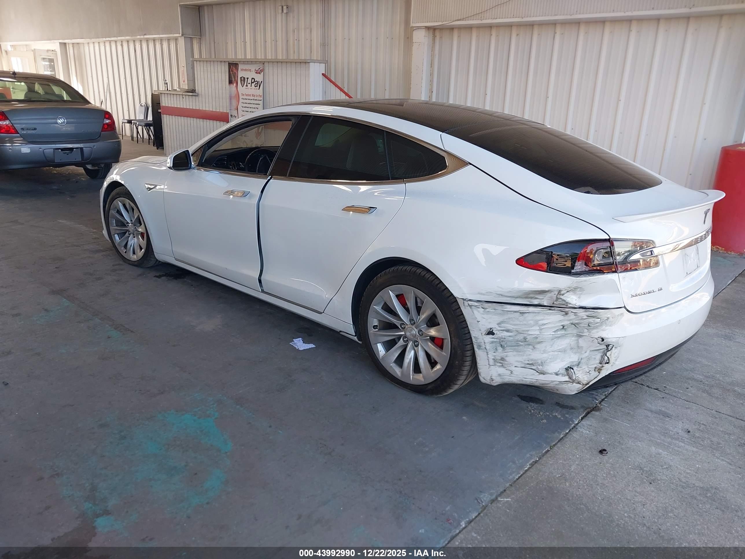 TESLA MODEL image 3