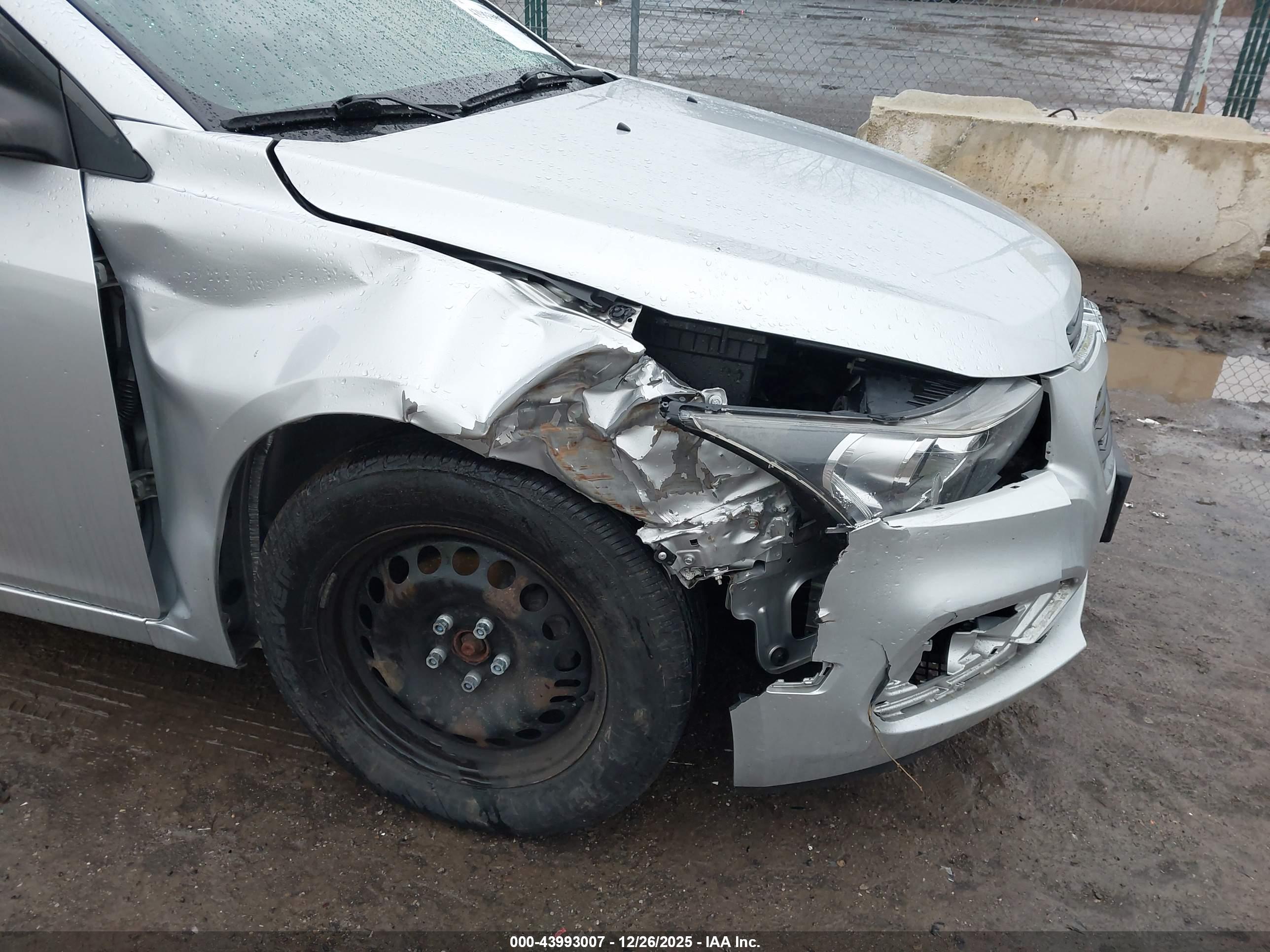 CHEVROLET CRUZE image 6