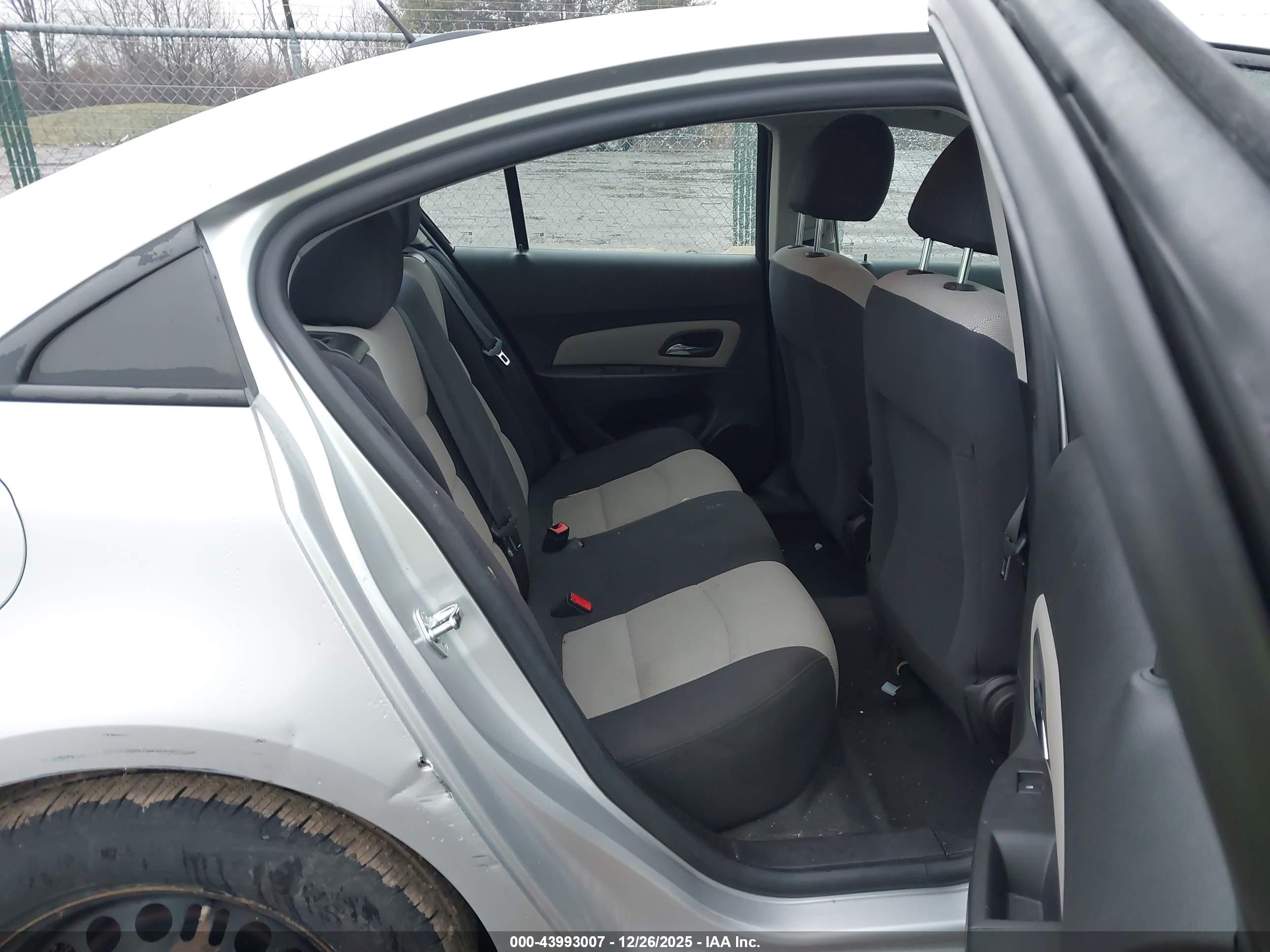 CHEVROLET CRUZE image 8