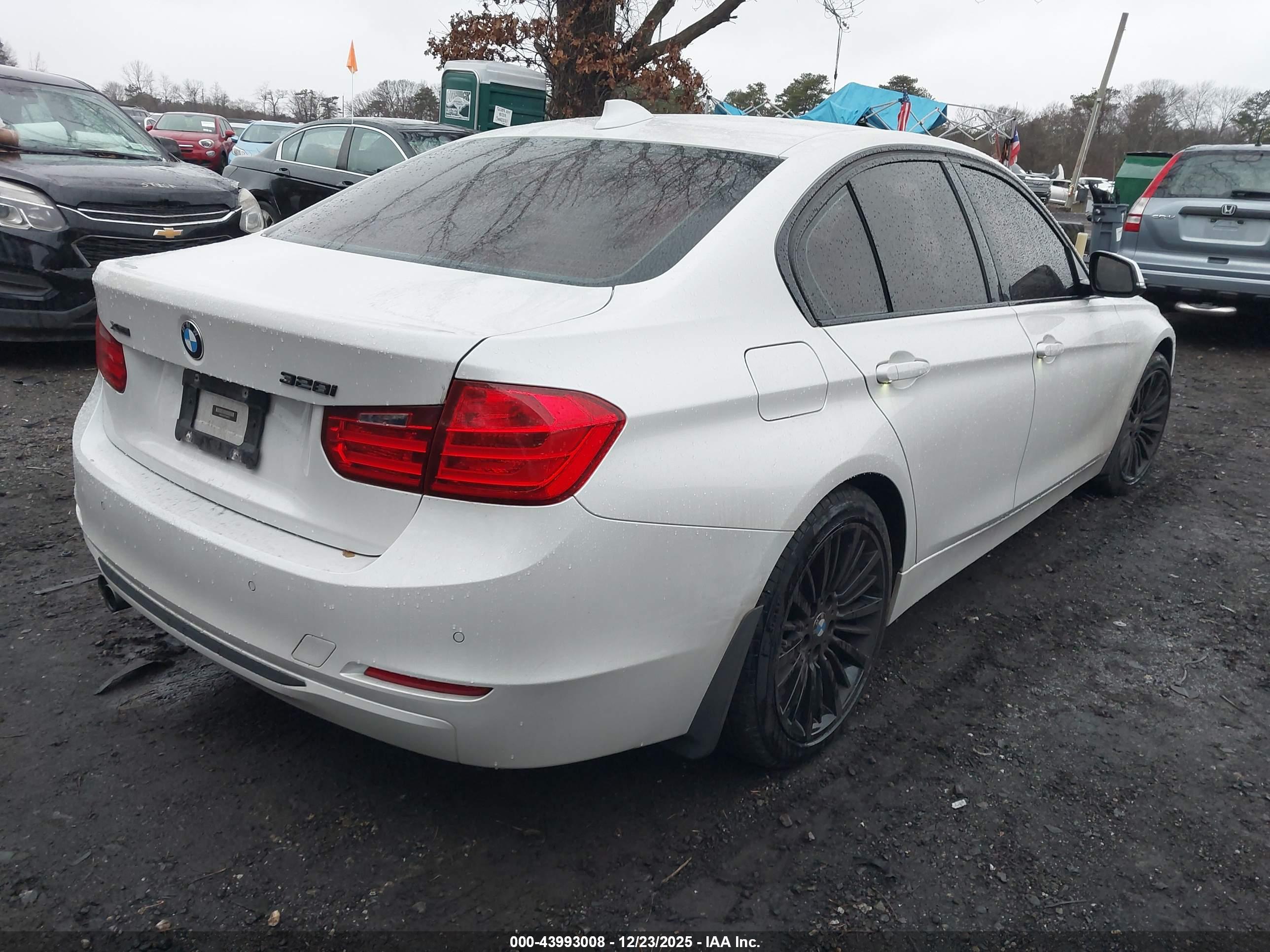 BMW 328I image 4