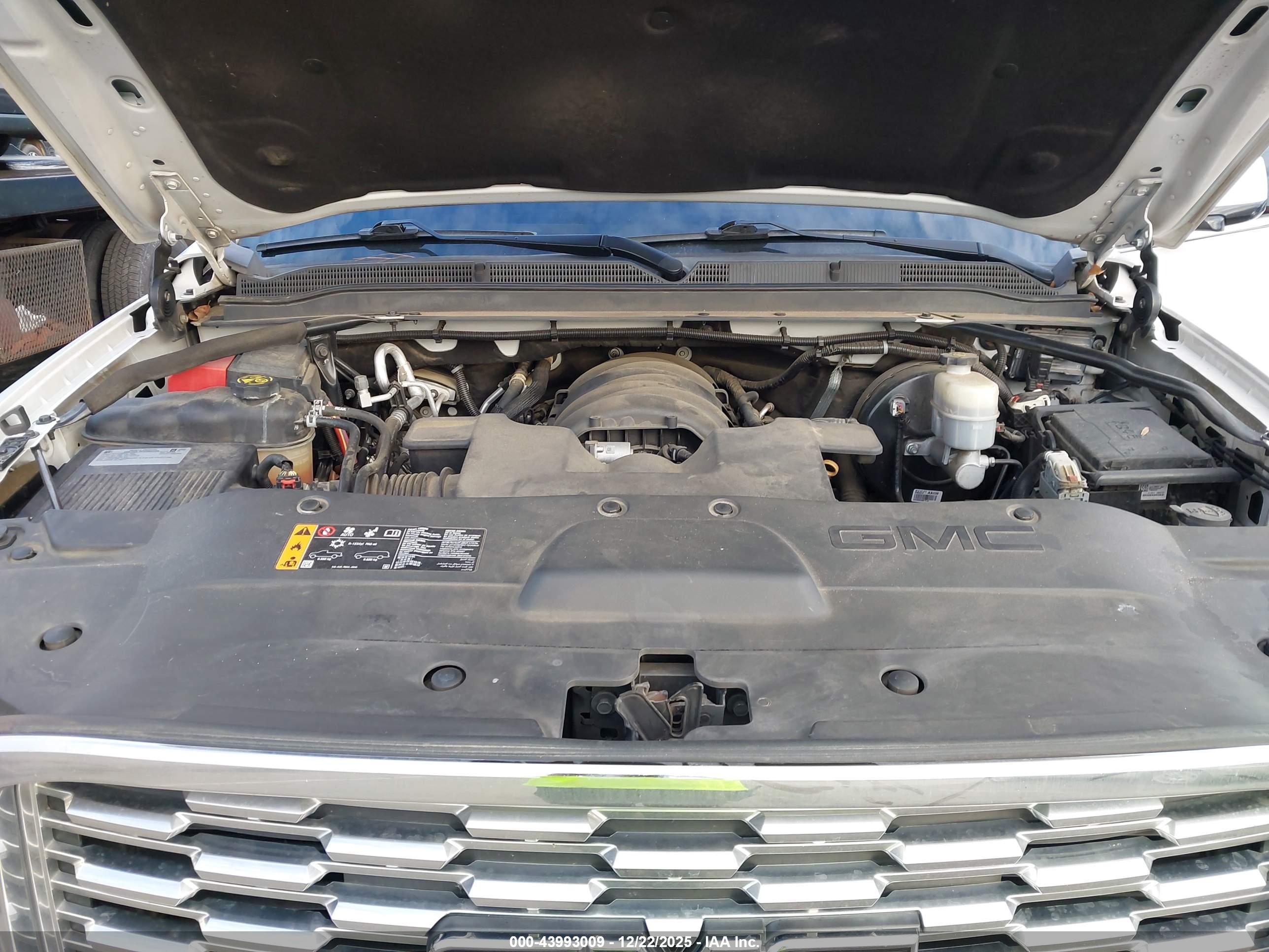 GMC YUKON image 10
