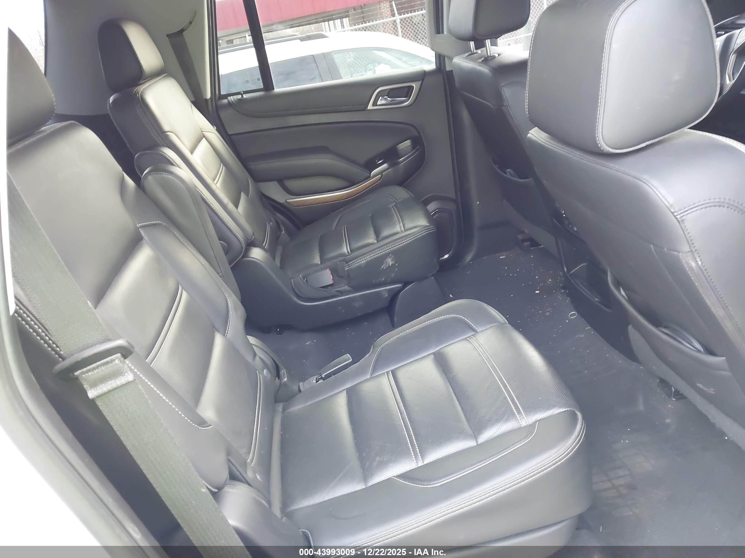 GMC YUKON image 8