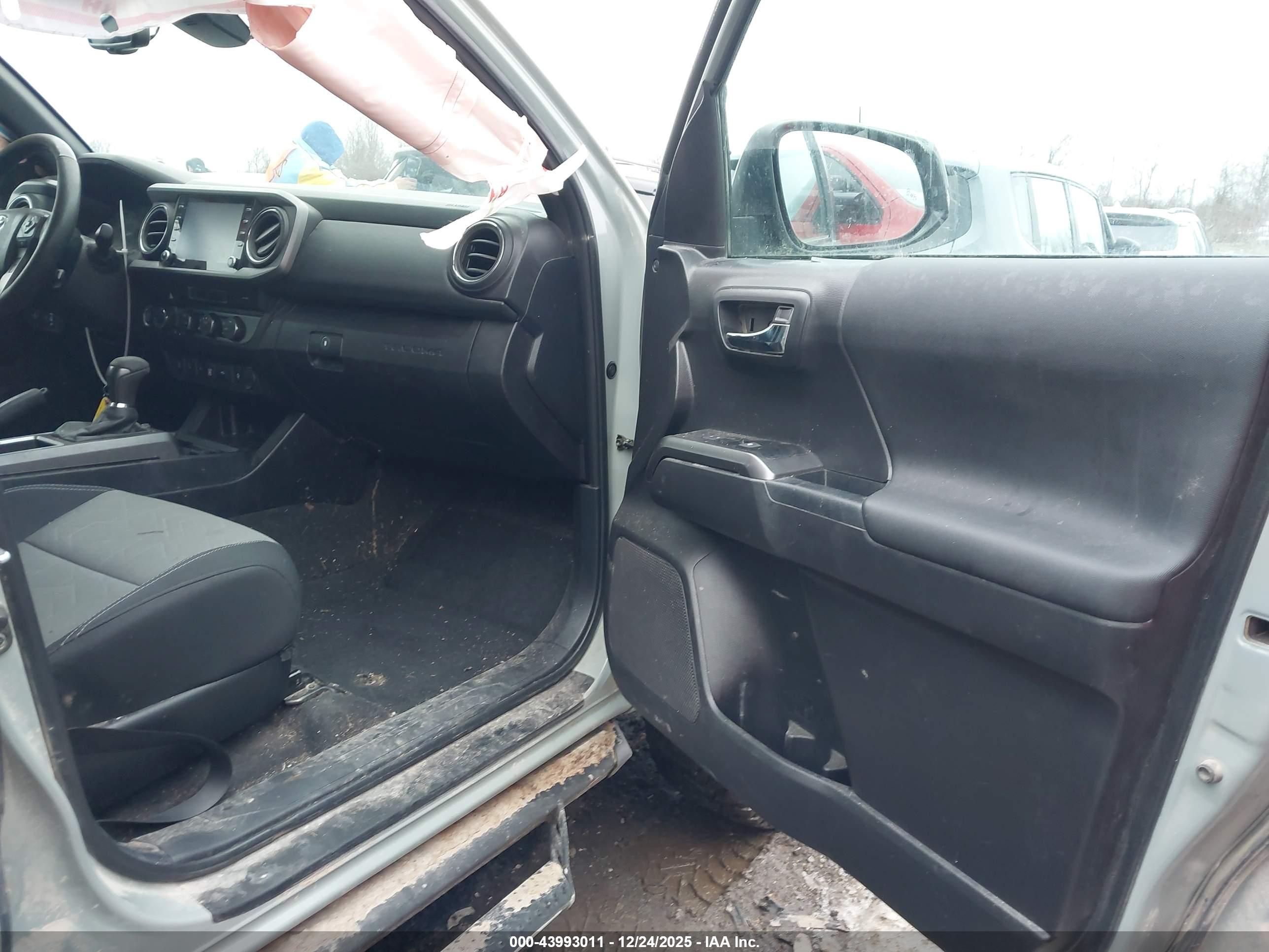 TOYOTA TACOMA image 5