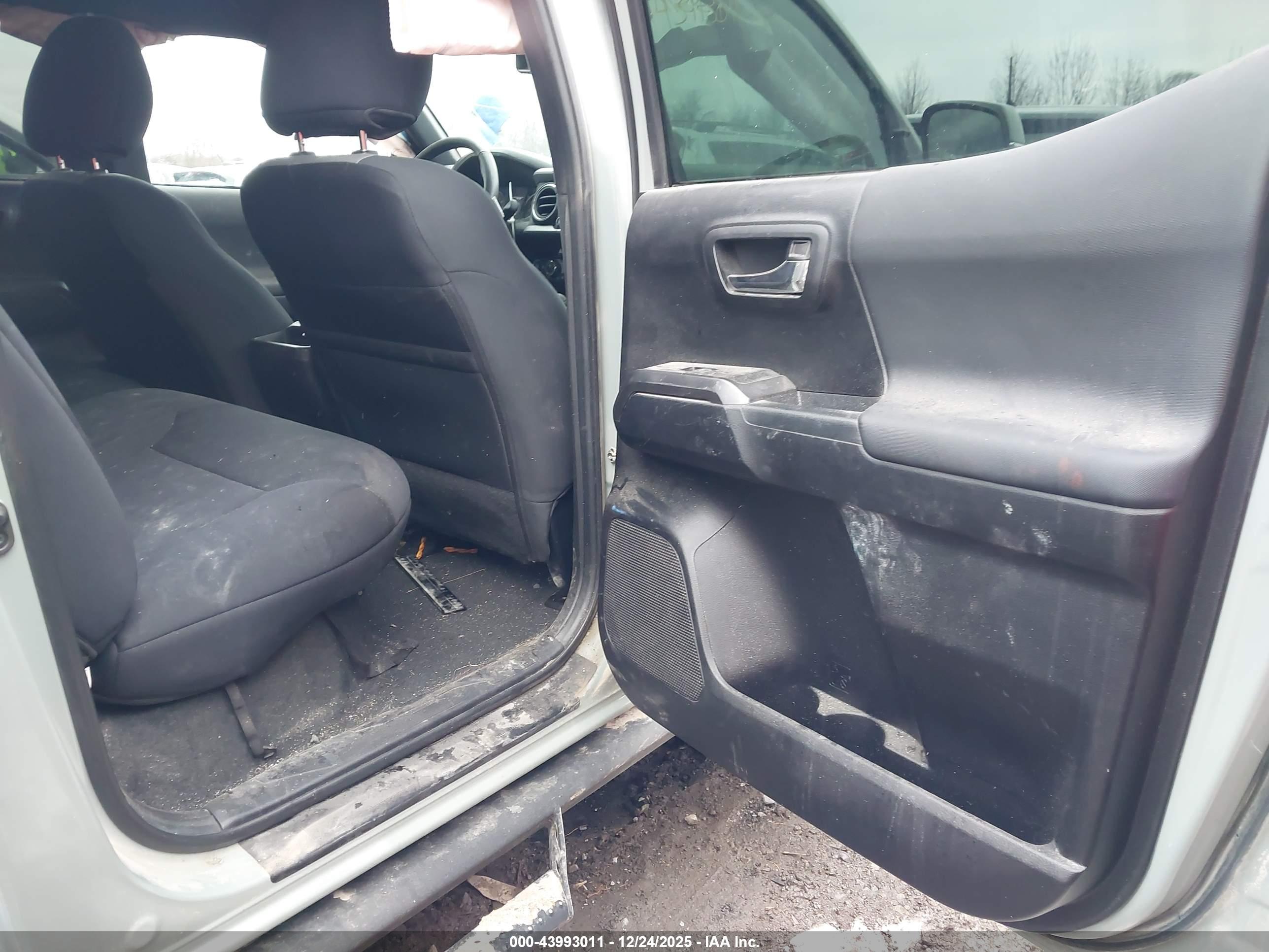 TOYOTA TACOMA image 8