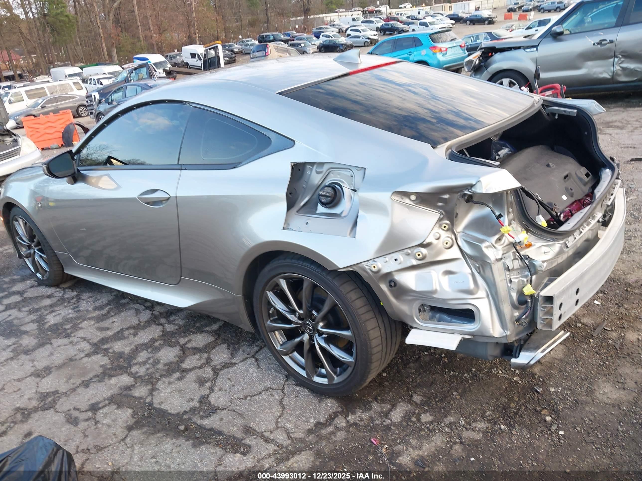 LEXUS RC image 3