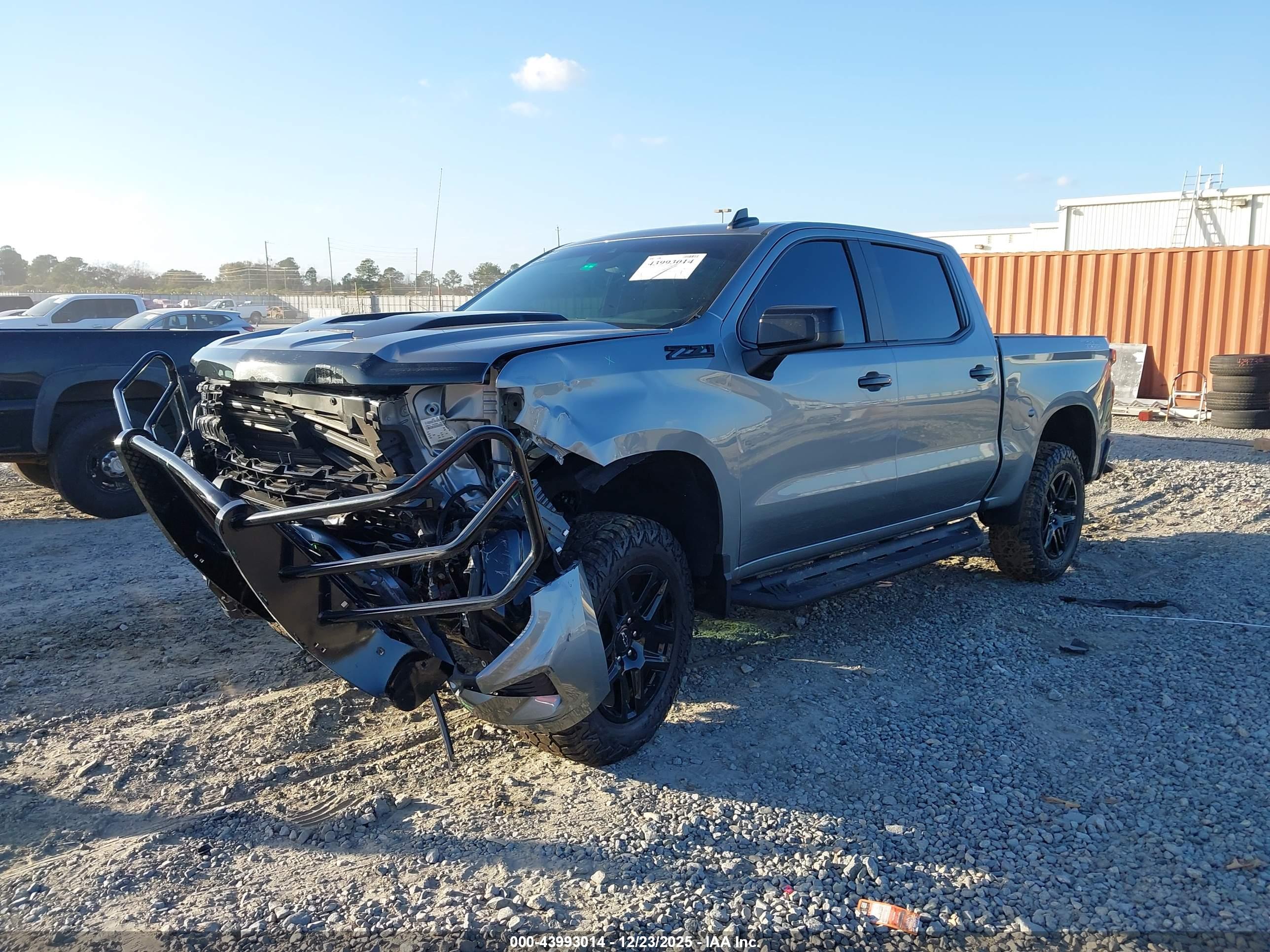 CHEVROLET SILVERADO image 2