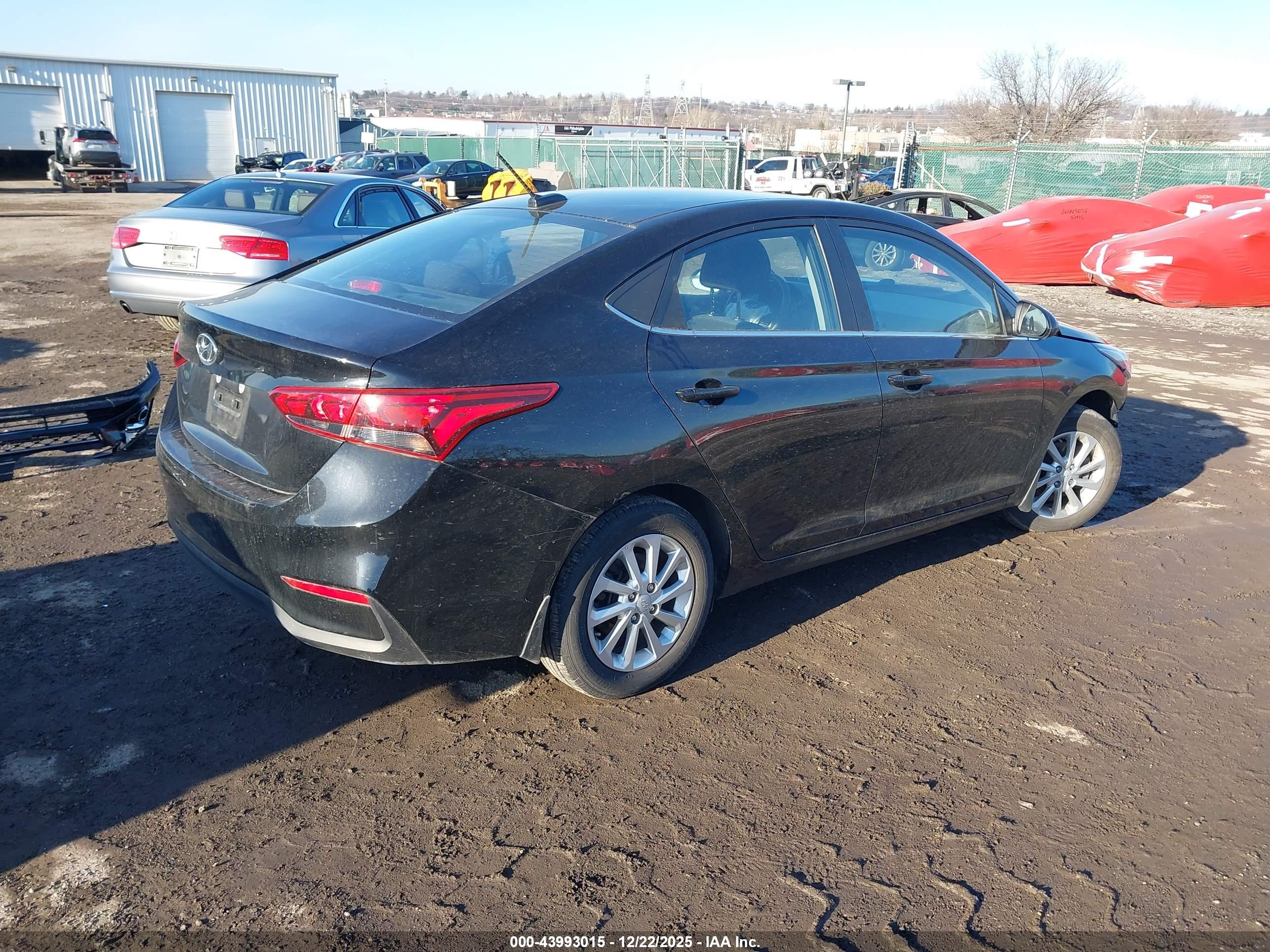HYUNDAI ACCENT image 4