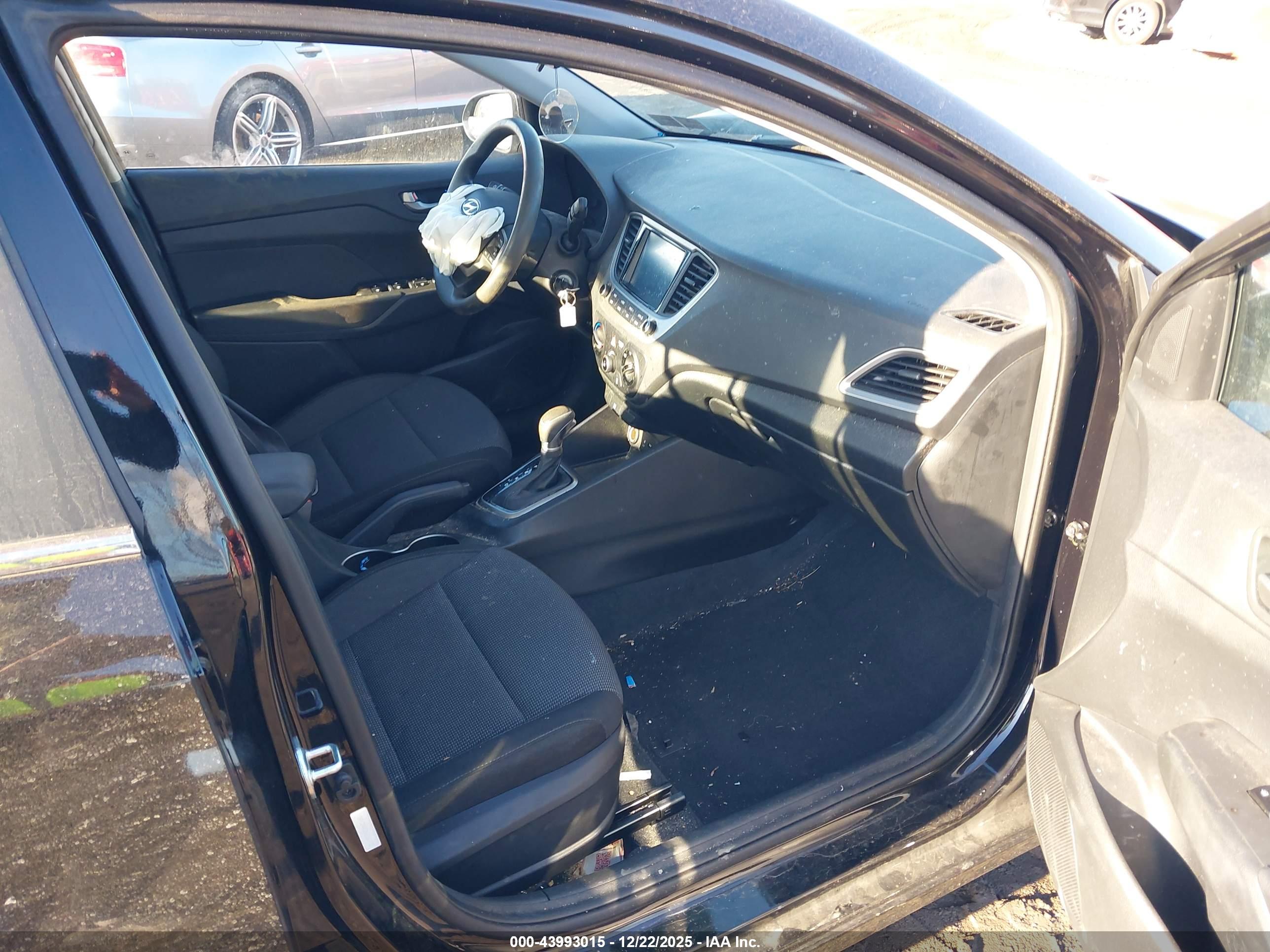HYUNDAI ACCENT image 5
