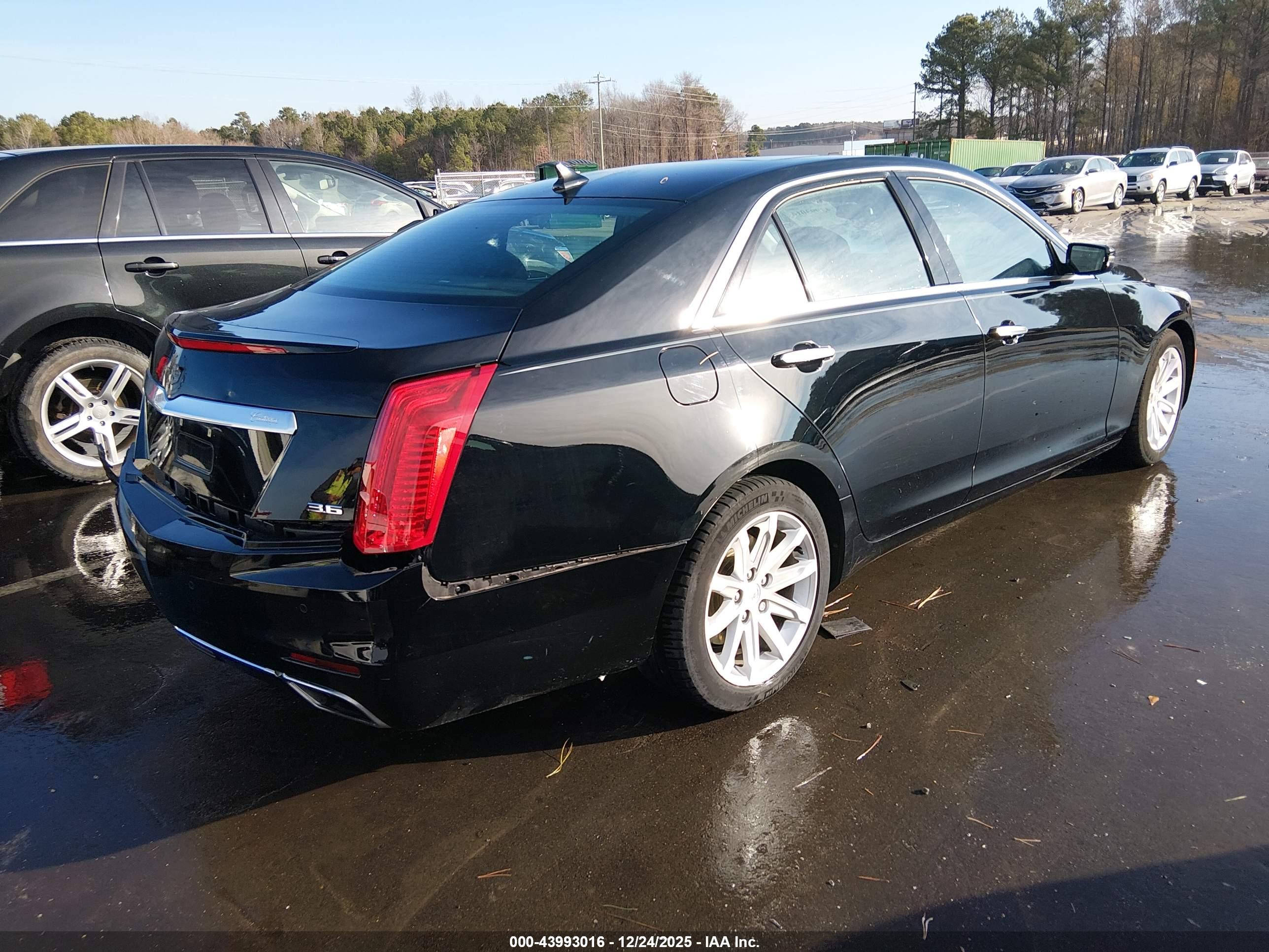CADILLAC CTS image 4