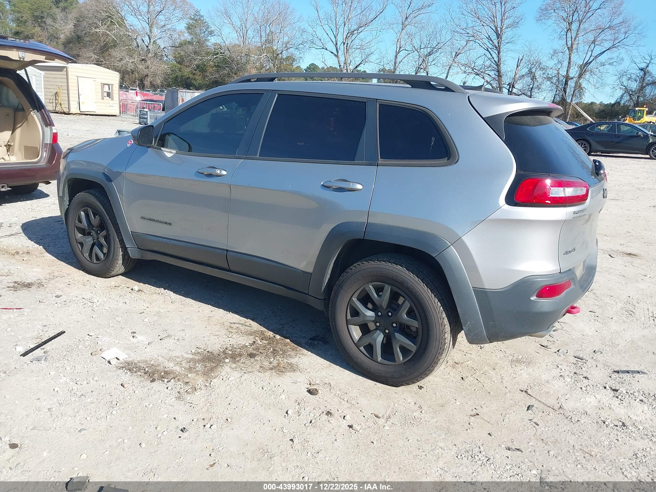 JEEP CHEROKEE image 3
