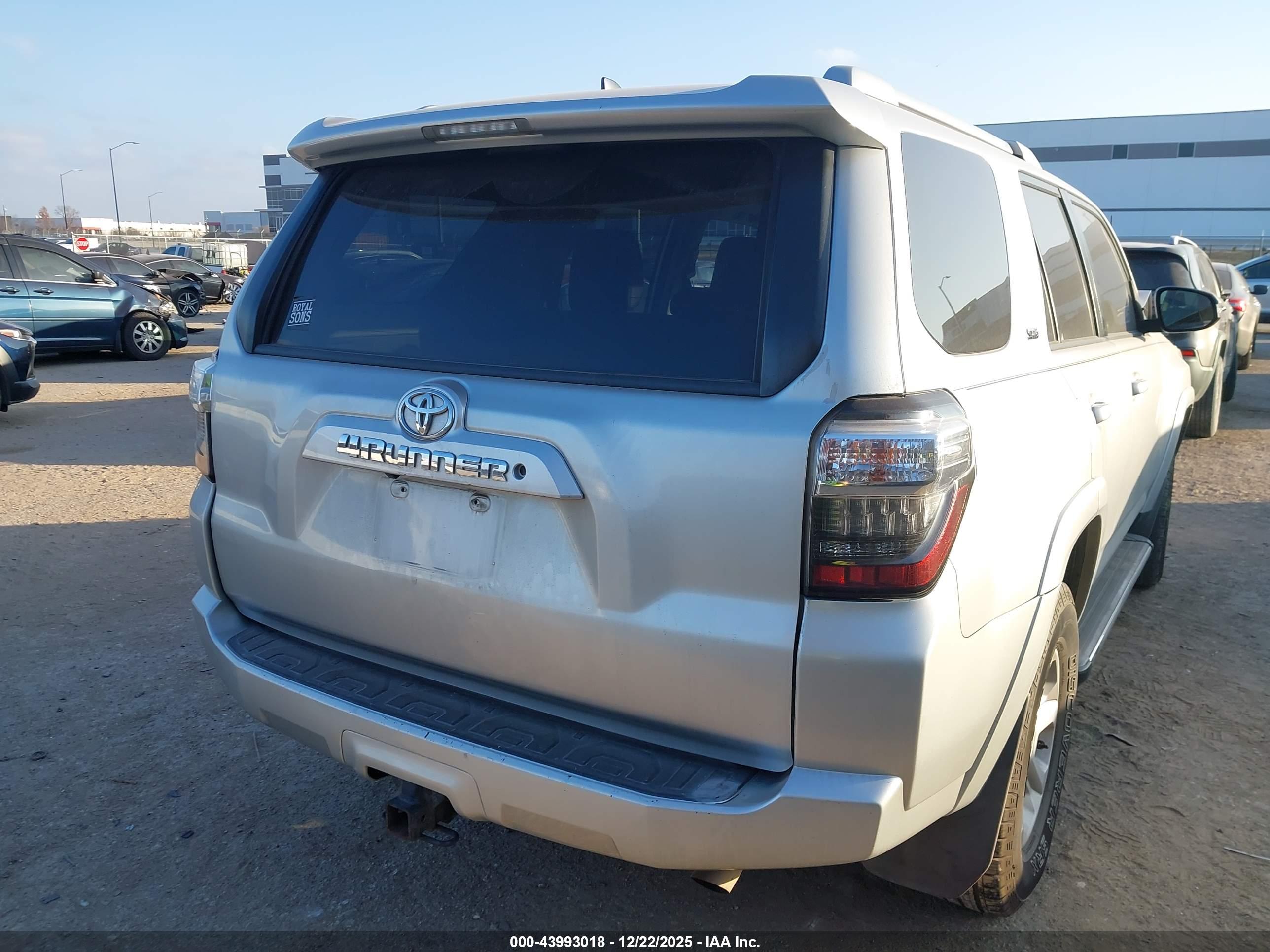 TOYOTA 4RUNNER image 4