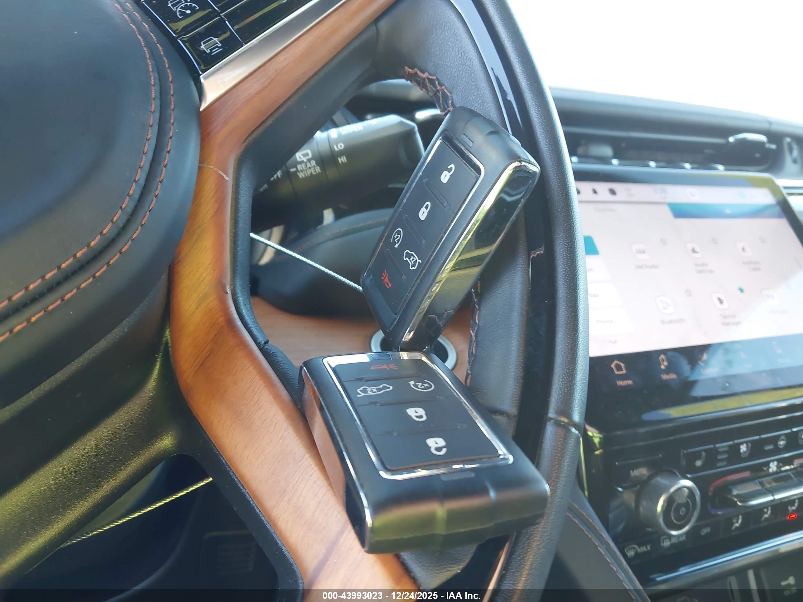 JEEP GRAND image 11