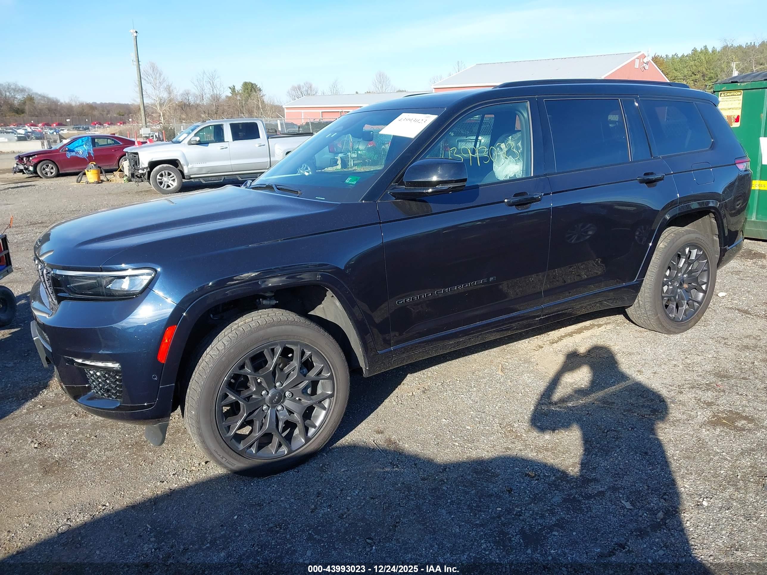 JEEP GRAND image 2