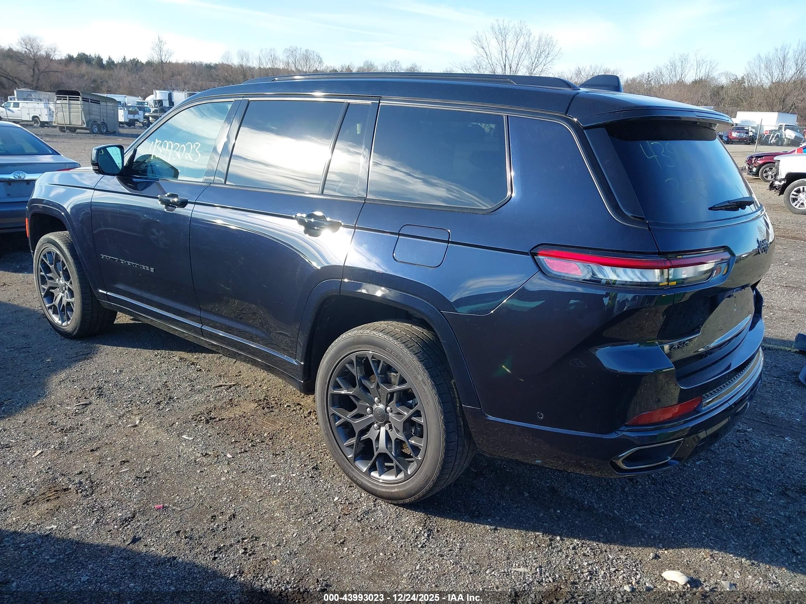 JEEP GRAND image 3