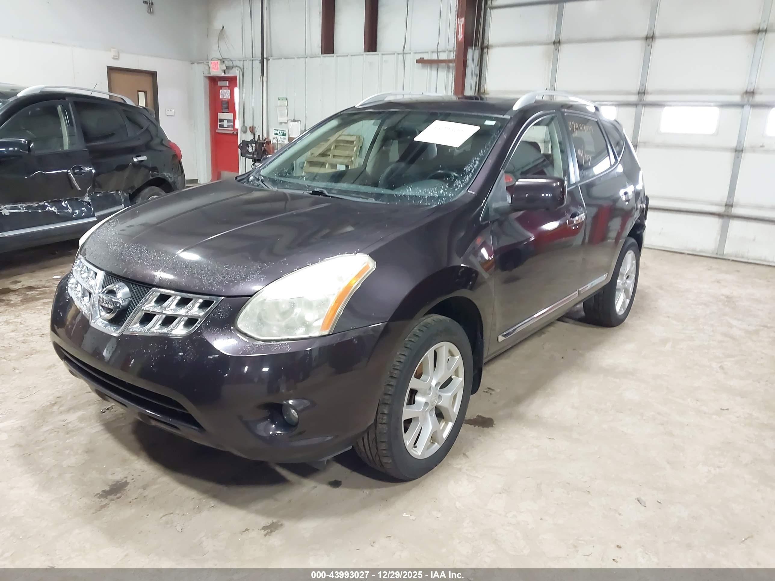 NISSAN ROGUE image 2