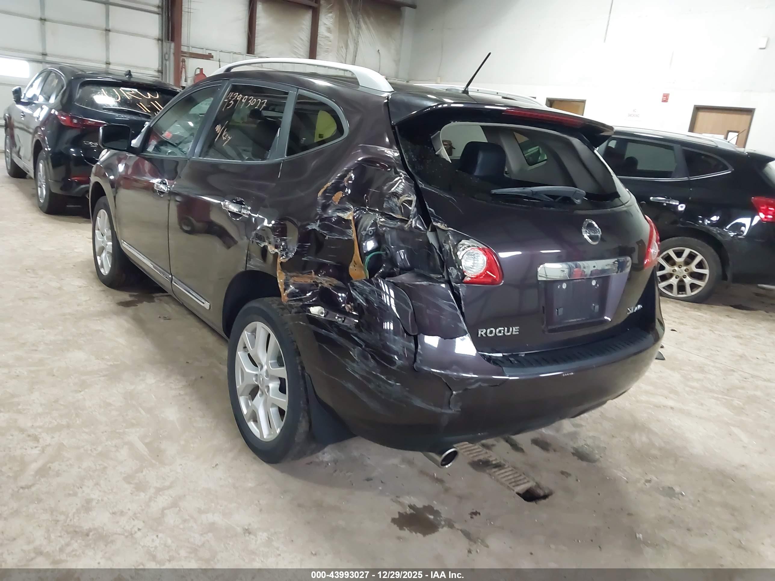 NISSAN ROGUE image 3