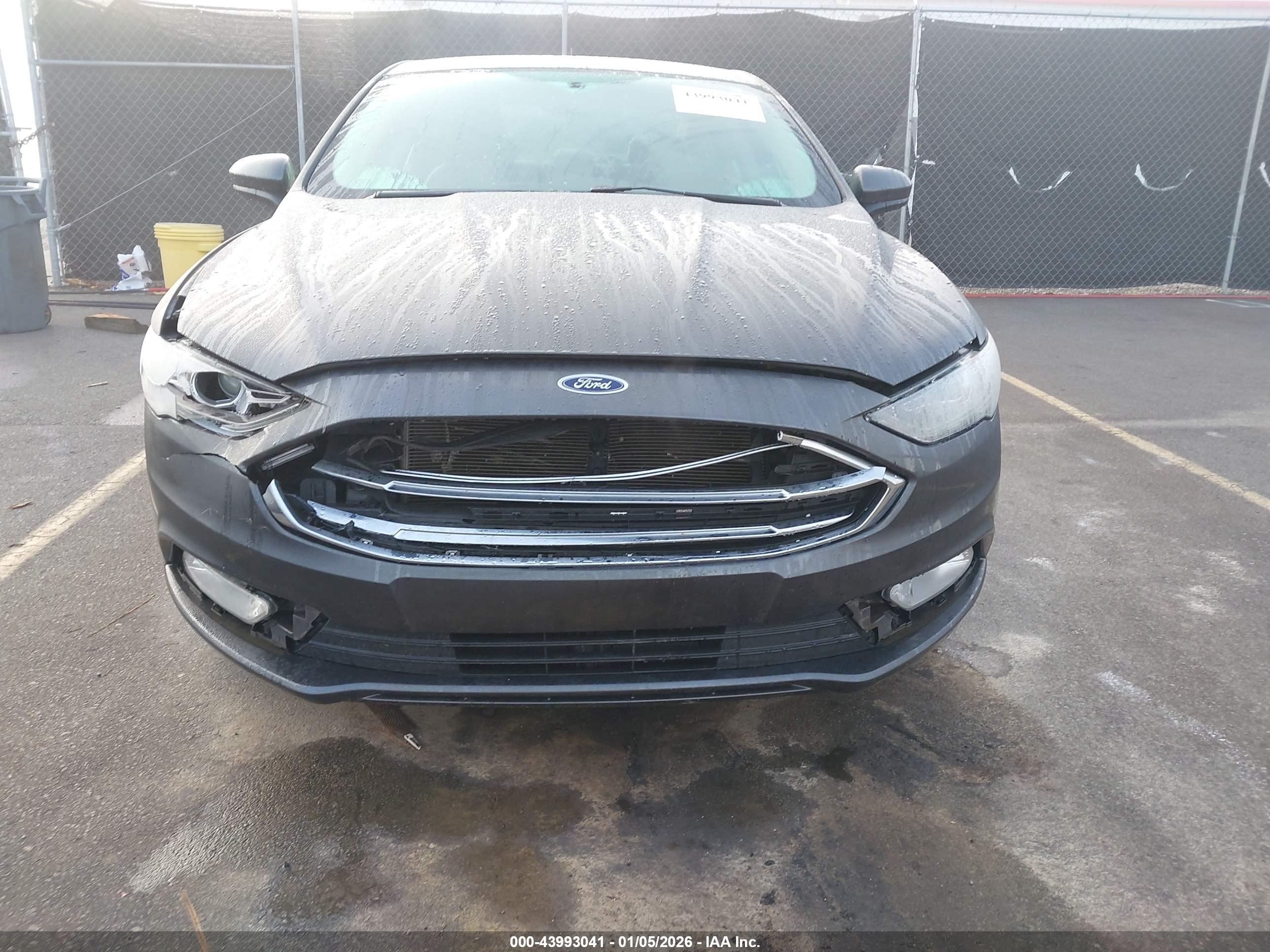 FORD FUSION image 6