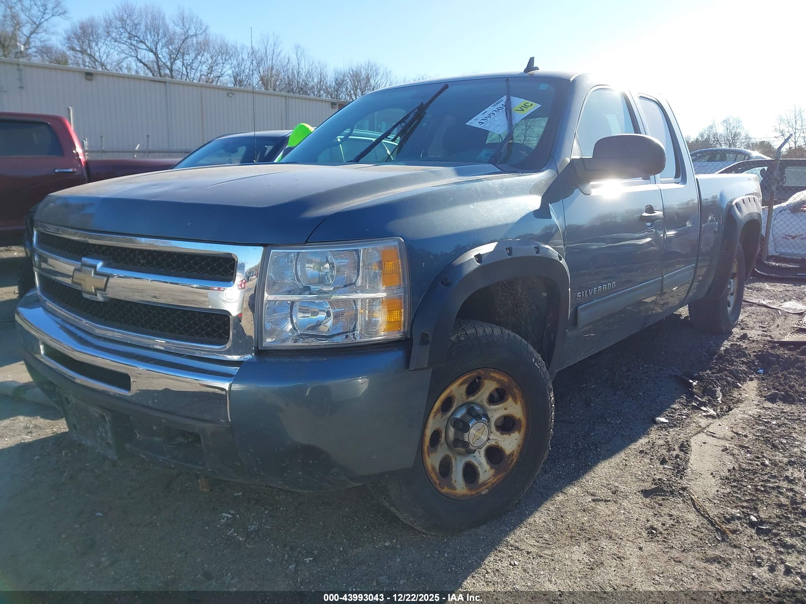 CHEVROLET SILVERADO image 2
