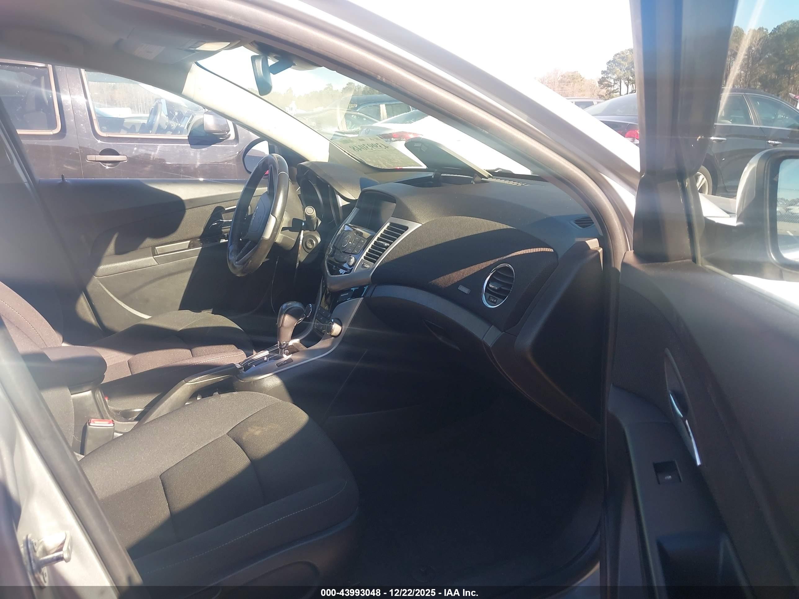 CHEVROLET CRUZE image 5