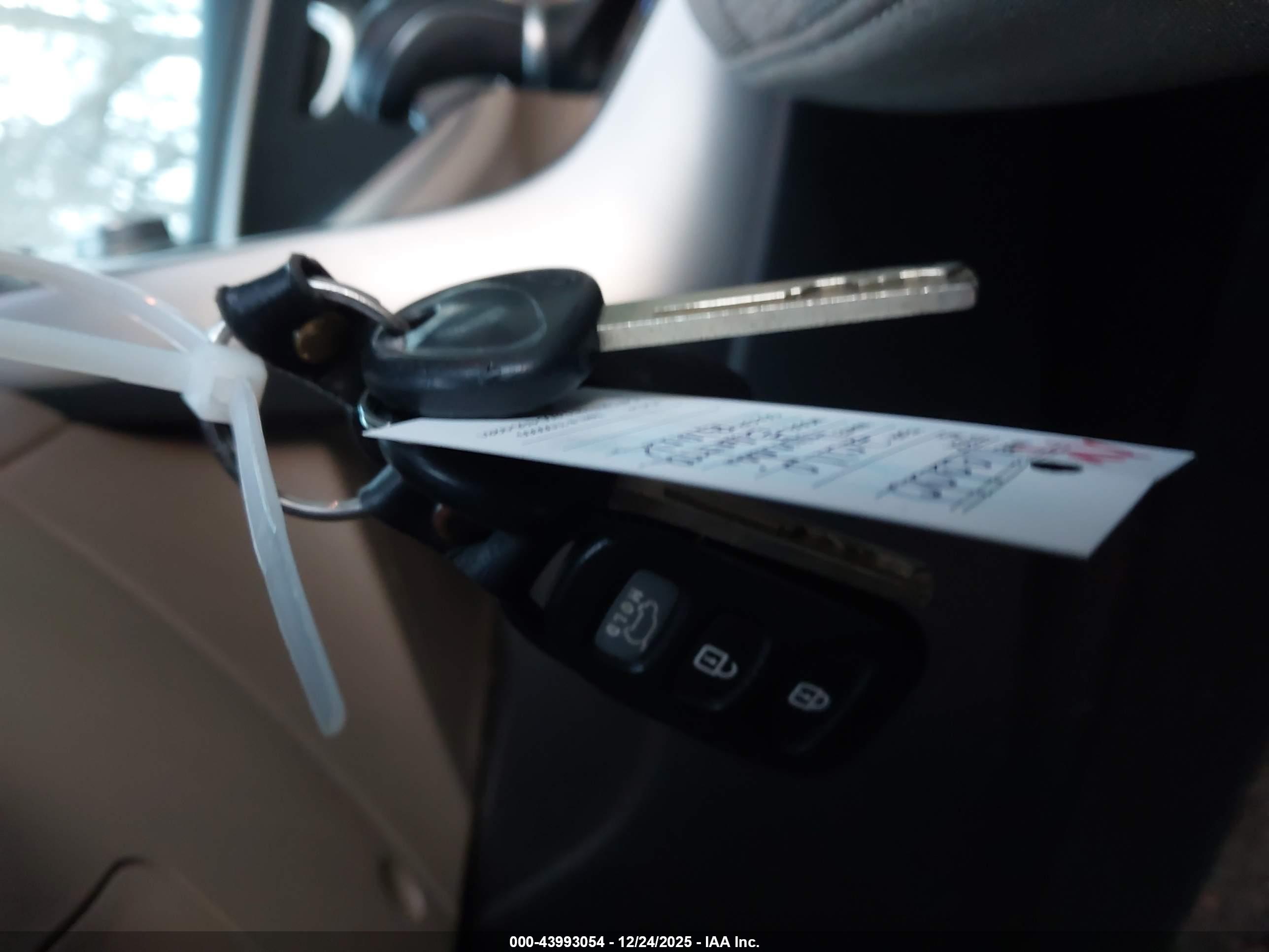 HYUNDAI ELANTRA image 11