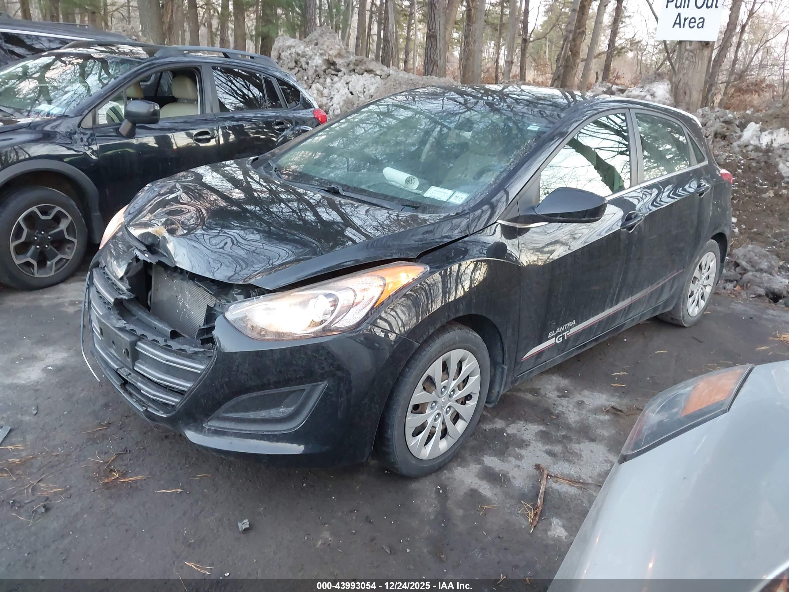HYUNDAI ELANTRA image 2