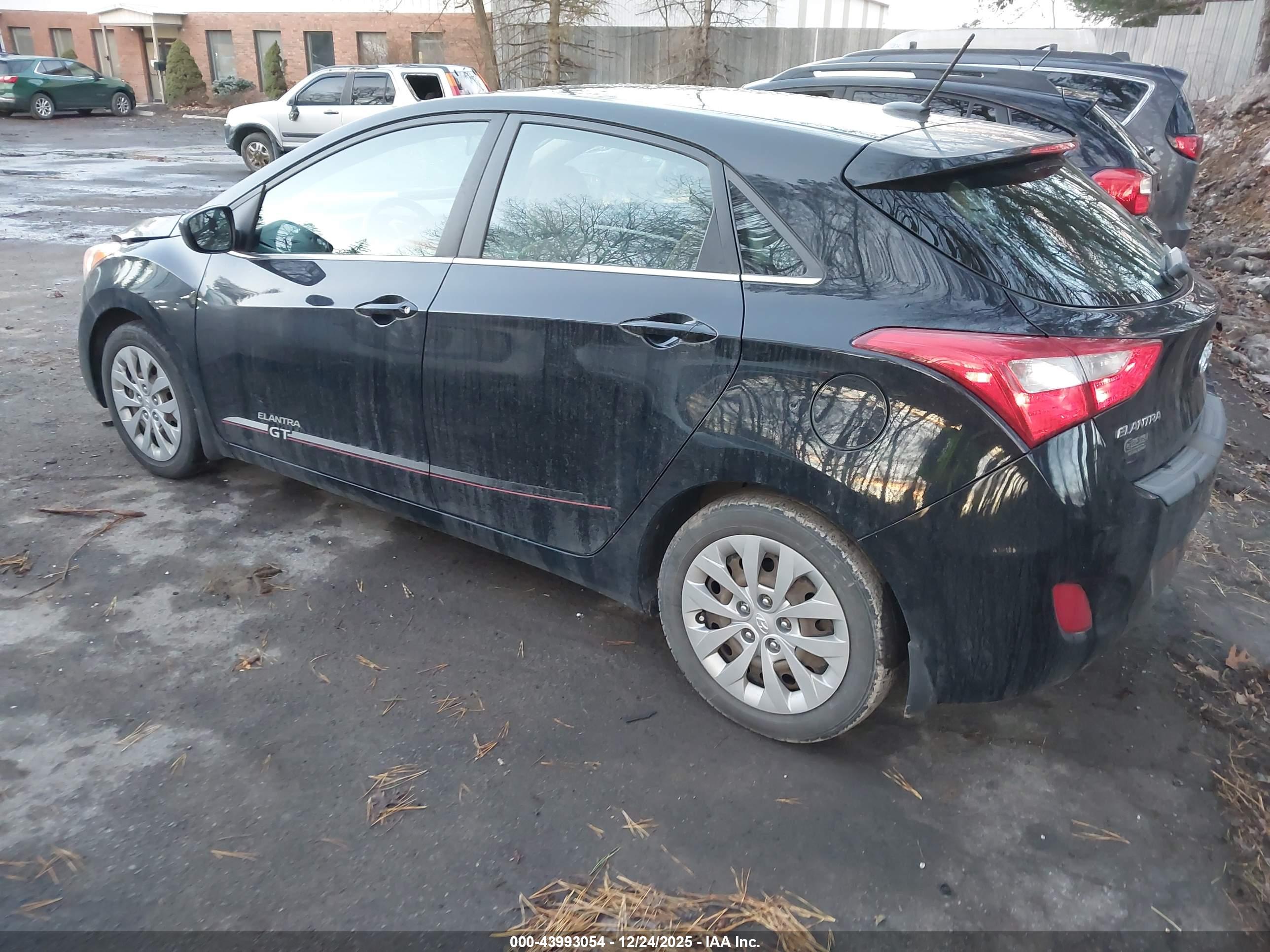 HYUNDAI ELANTRA image 3