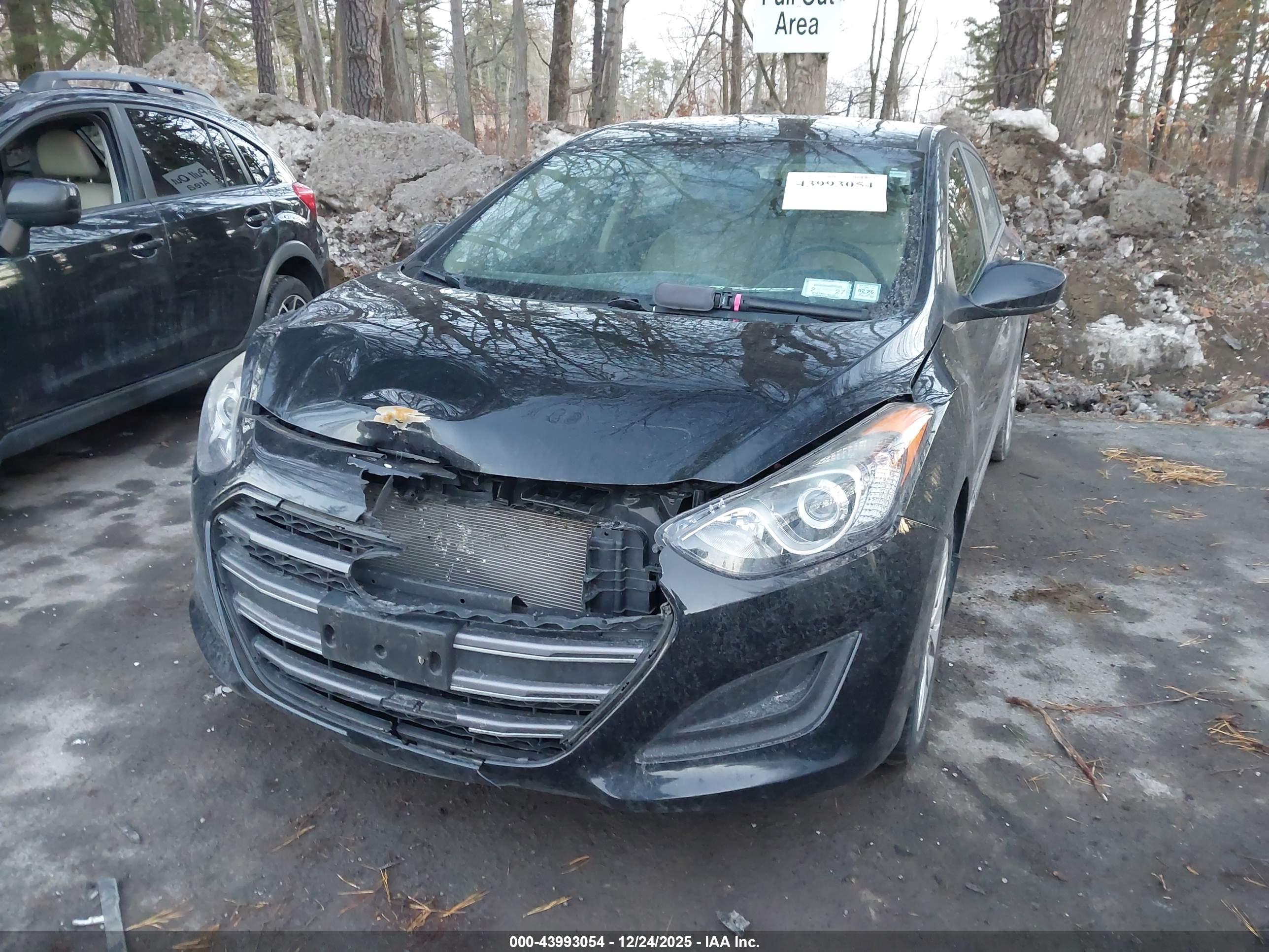 HYUNDAI ELANTRA image 6