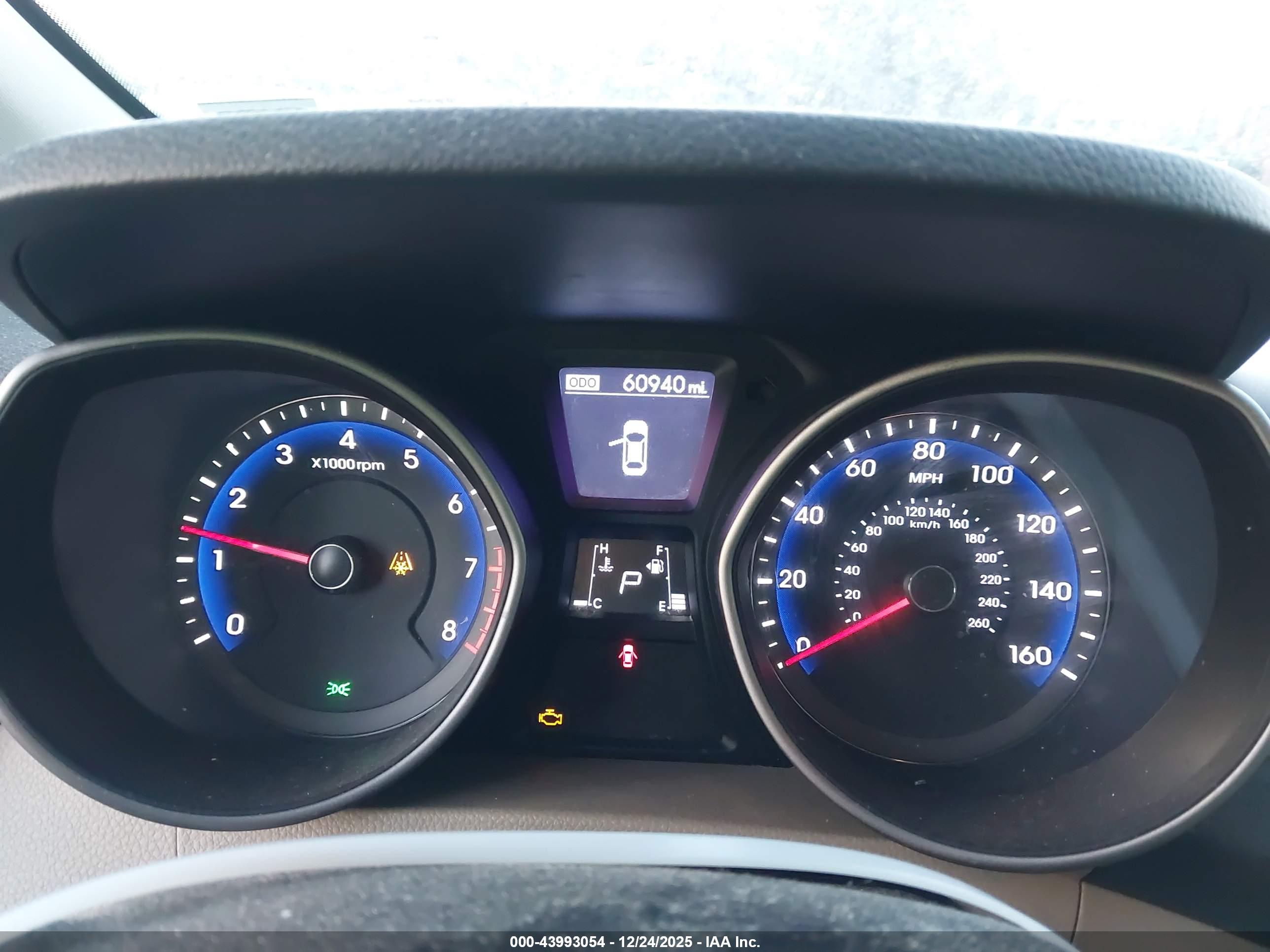 HYUNDAI ELANTRA image 7