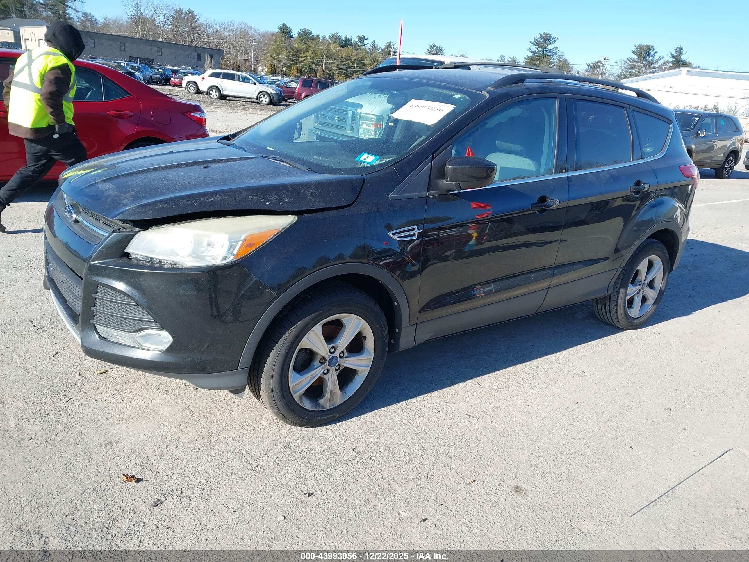 FORD ESCAPE image 2